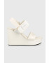 Calvin Klein Jeans szandál WEDGE SANDAL BADGE fehér női éksarkú YW0YW01028 - Pepit.hu