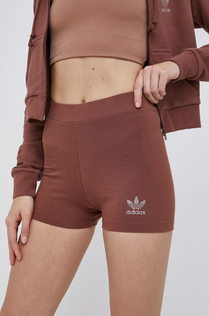 adidas Originals rövidnadrág HF9204 női barna nyomott mintás magas derekú - Pepit.hu