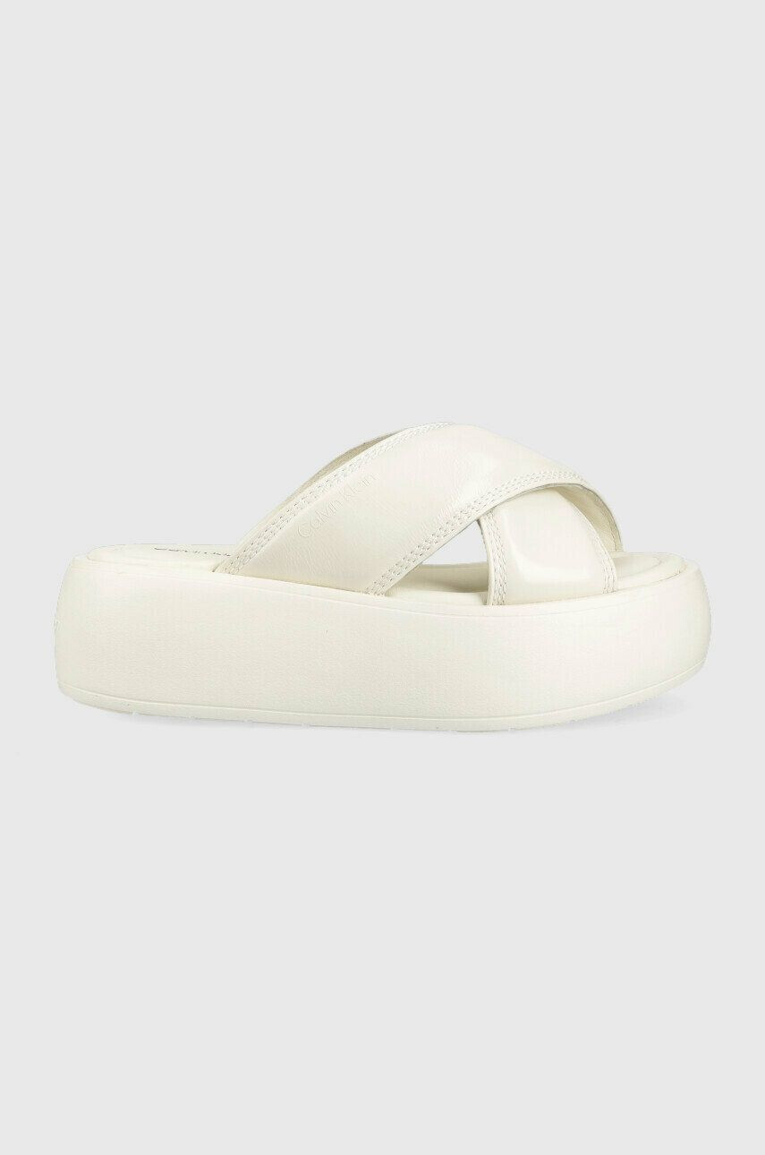 Calvin Klein bőr papucs BUBBLE SLIDE - PAT fehér női platformos HW0HW01469 - Pepit.hu