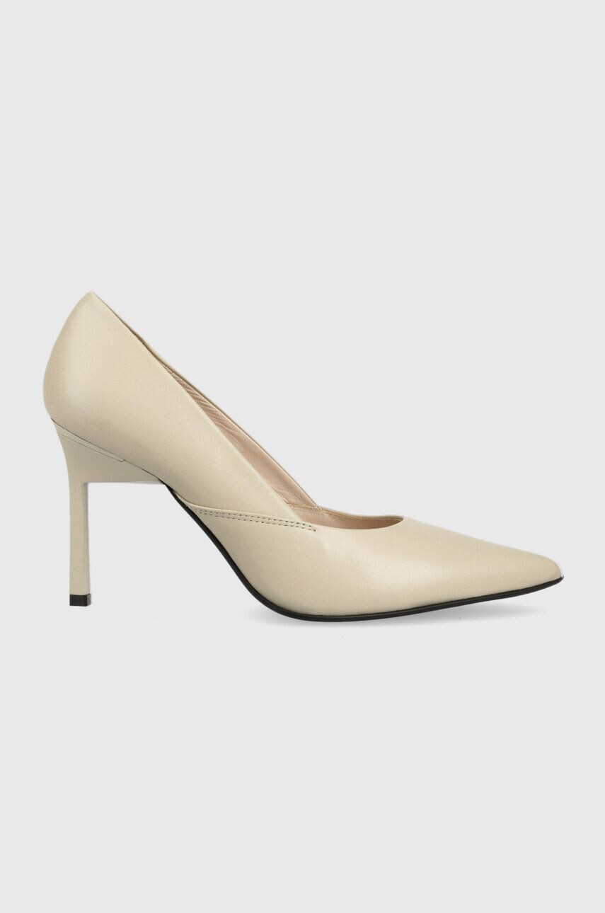 Calvin Klein bőr tűsarkú GEO STILETTO PUMP 90 bézs HW0HW01769 - Pepit.hu