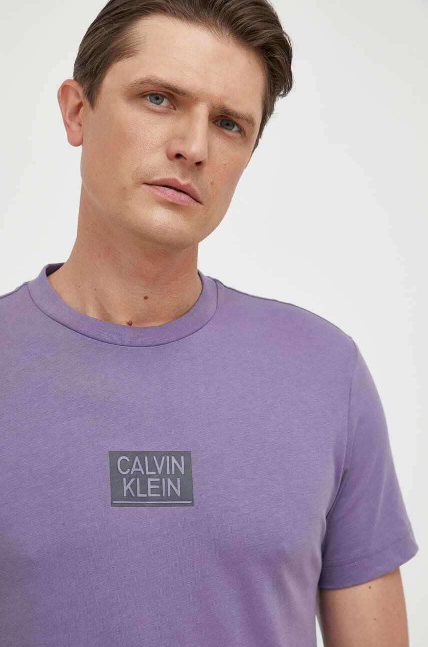 Calvin Klein pamut póló lila nyomott mintás - Pepit.hu