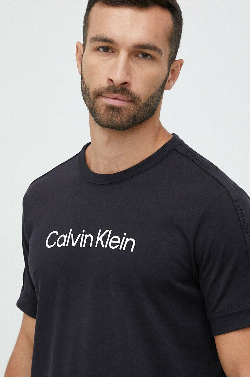 Calvin Klein Performance sportos póló Effect fekete nyomott mintás - Pepit.hu