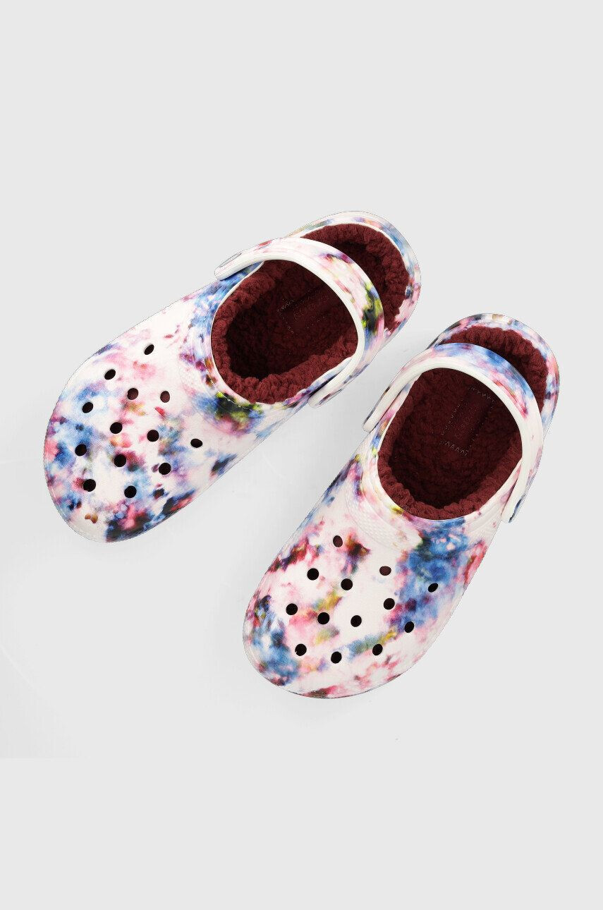 Crocs papucs Classic Lined Tie Dye Clog - Pepit.hu