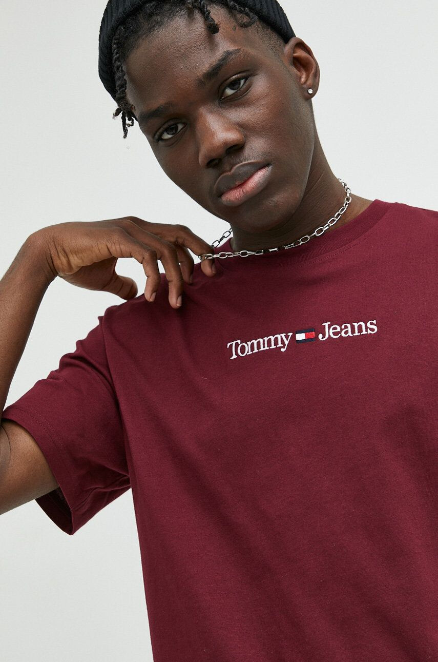 Tommy Jeans pamut póló bordó nyomott mintás - Pepit.hu