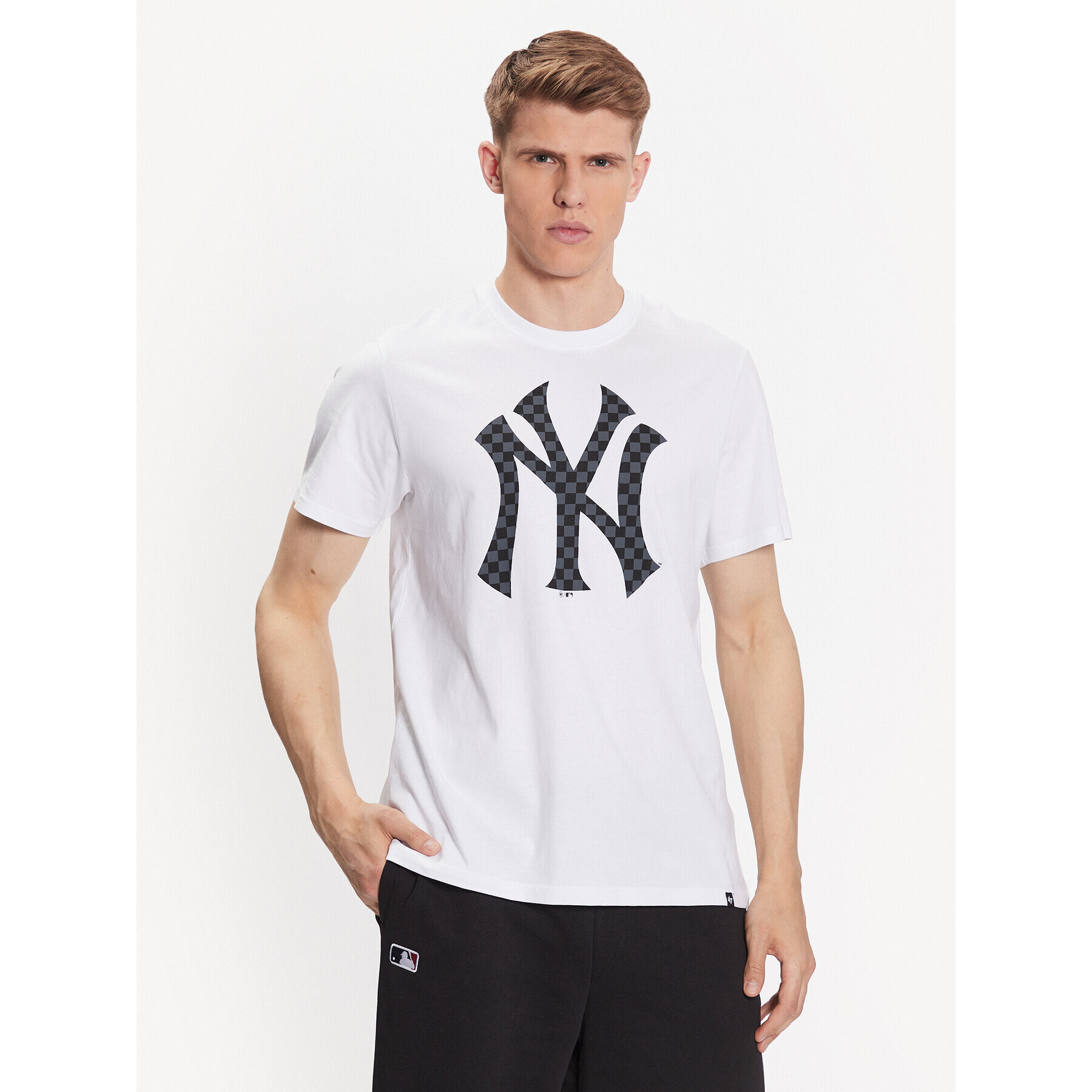 47 Brand Póló New York Yankees Checkerboard '47 Echo Tee Fehér Regular Fit - Pepit.hu