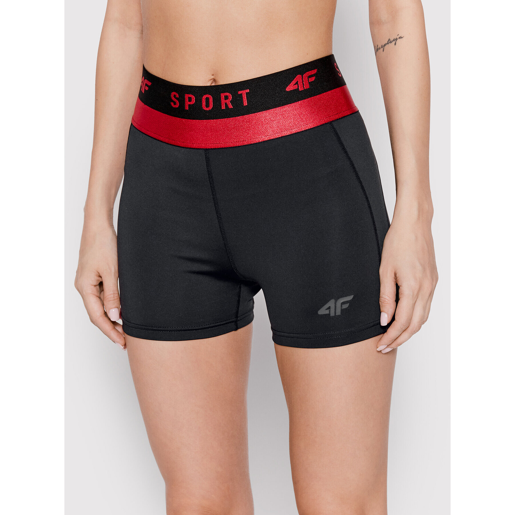 4F Sport rövidnadrág H4L22-SKDF012 Fekete Slim Fit - Pepit.hu