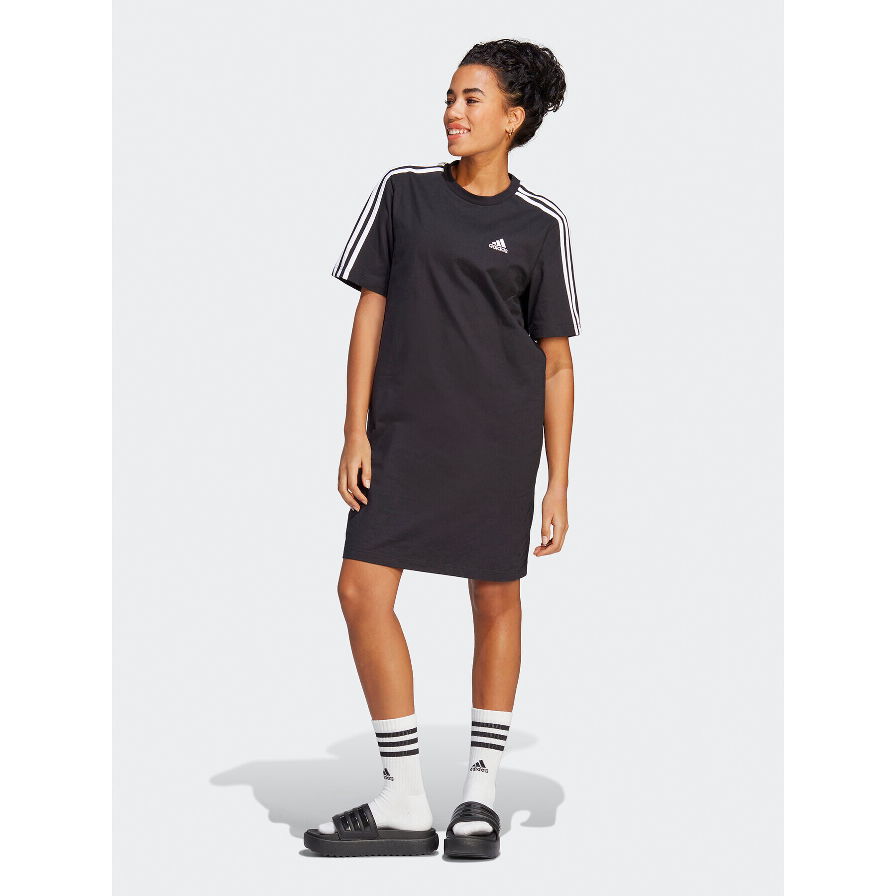 adidas Hétköznapi ruha Essentials 3-Stripes Single Jersey Boyfriend Tee Dress HR4923 Fekete Loose Fit - Pepit.hu