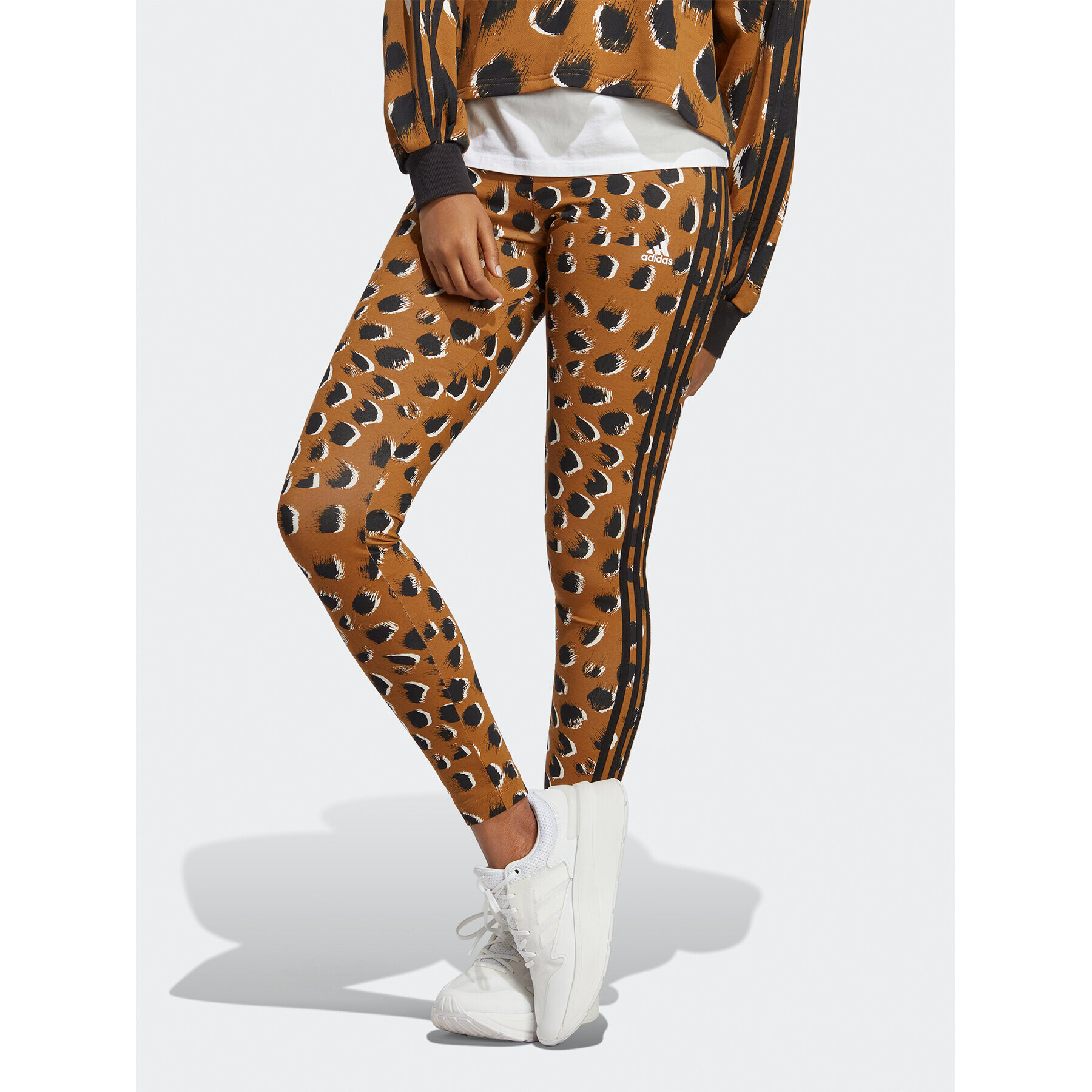 adidas Leggings Essentials 3-Stripes Animal Print Leggings IC8691 Barna - Pepit.hu