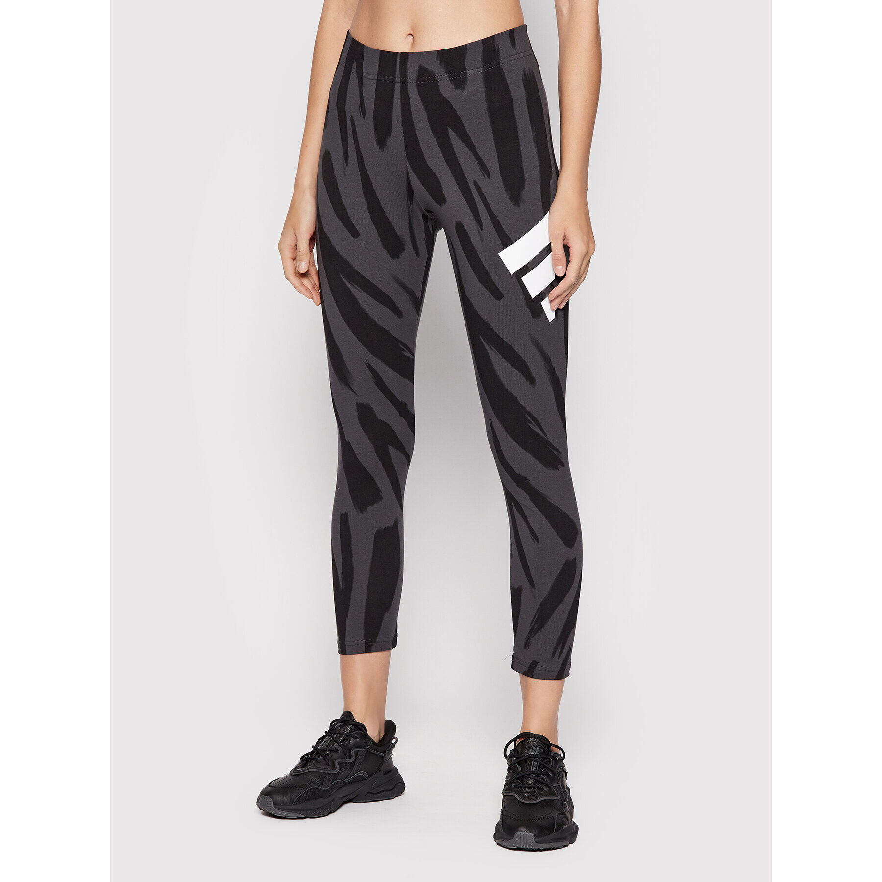 adidas Leggings Sportswear Future Icons Feel Fierce Graphic H67085 Szürke Slim Fit - Pepit.hu