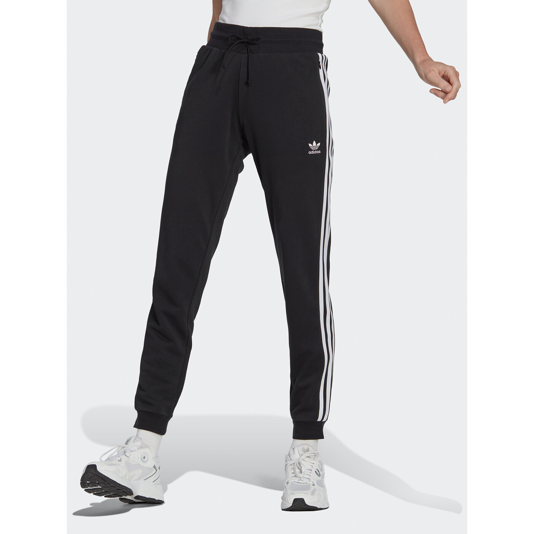 adidas Melegítő alsó Adicolor Classics Slim Cuffed Joggers IB7455 Fekete Slim Fit - Pepit.hu