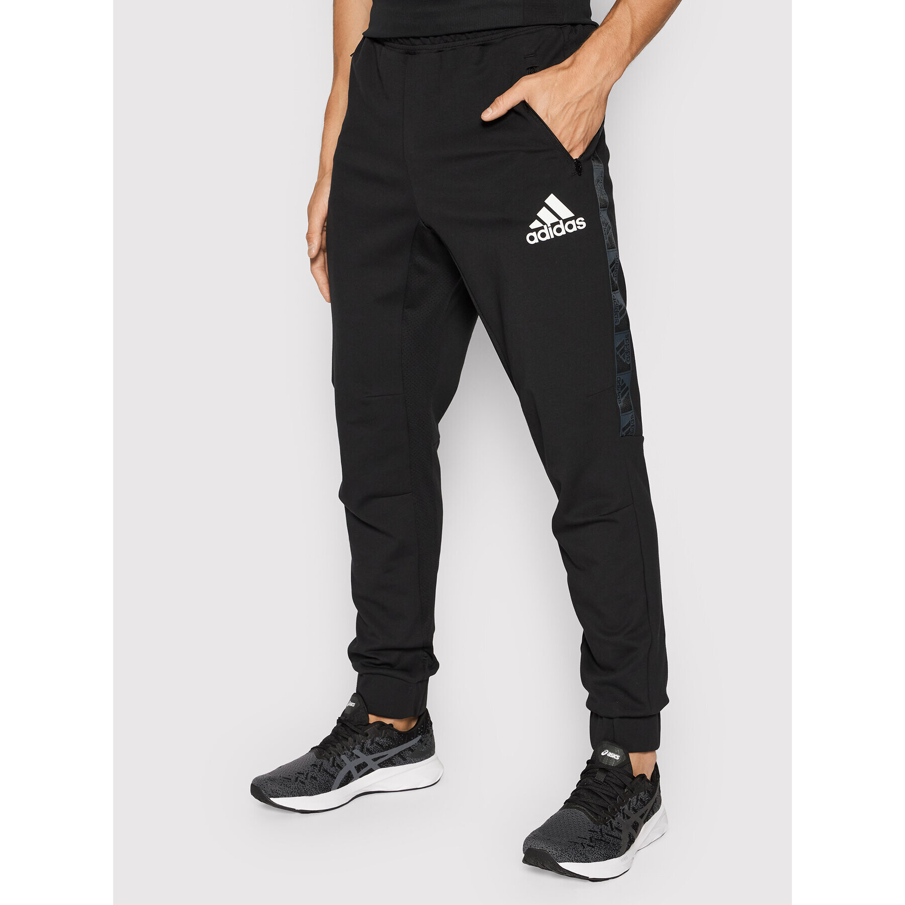 adidas Melegítő alsó Designed To Move H28788 Fekete Regular Fit - Pepit.hu