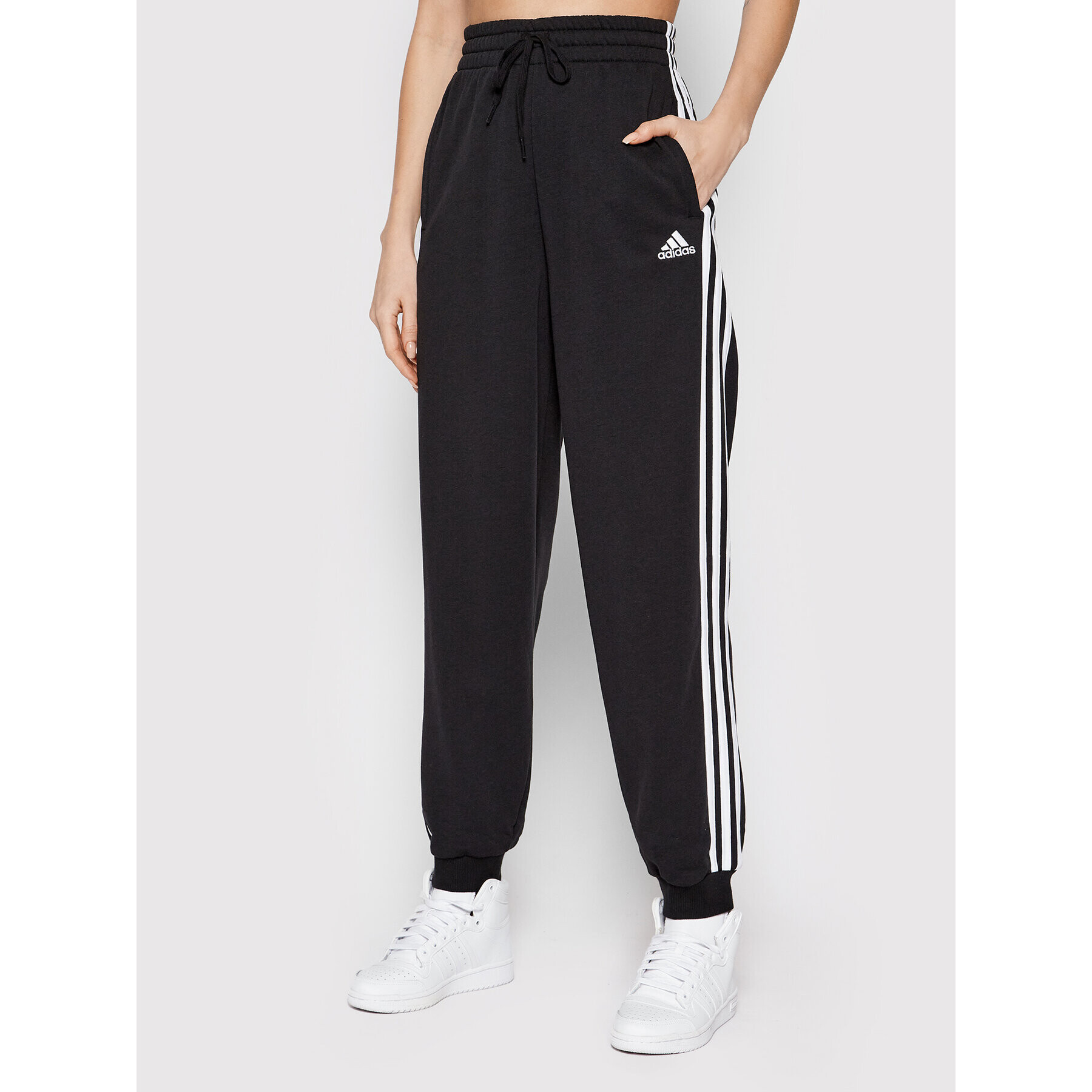 adidas Melegítő alsó Essentials Studio Lounge 3-Stripes HD4306 Fekete Loose Fit - Pepit.hu