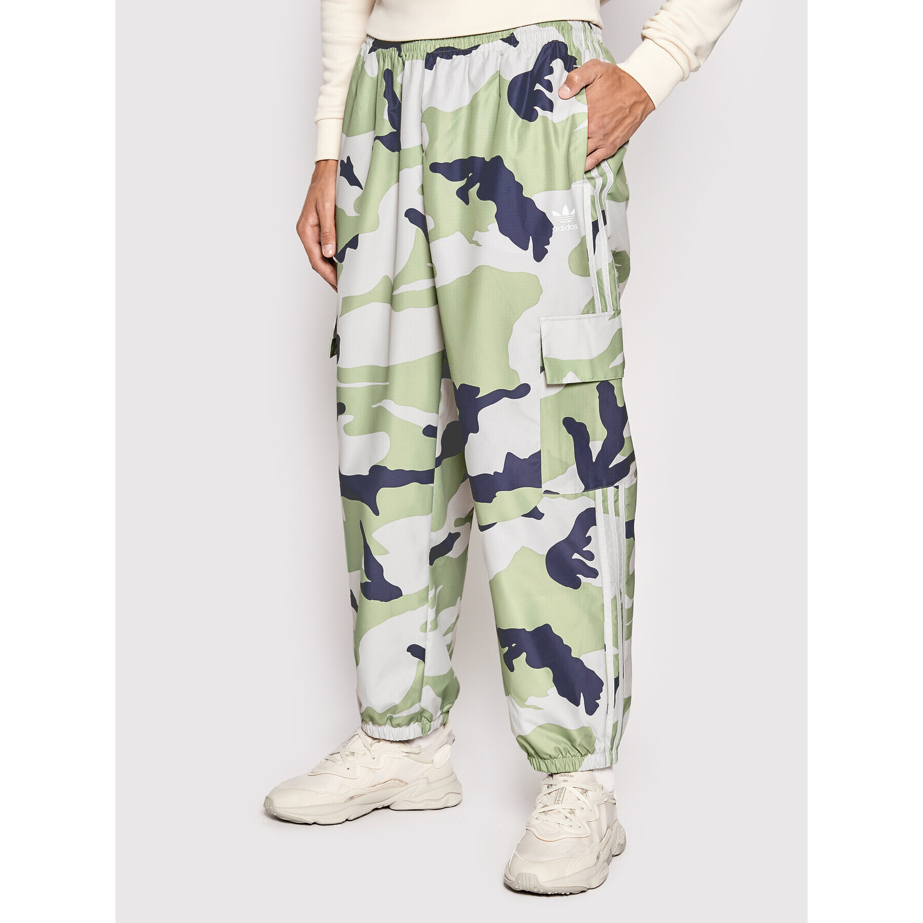 adidas Melegítő alsó Graphics Camo HF4884 Zöld Loose Fit - Pepit.hu