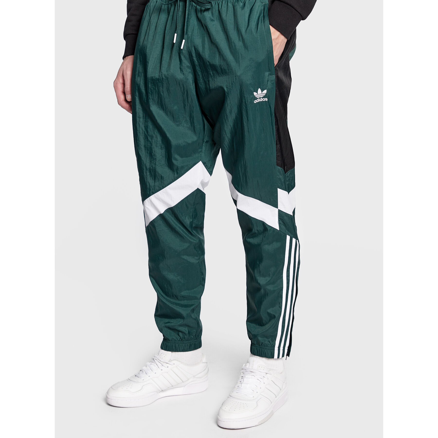 adidas Melegítő alsó Rekive HK7324 Zöld Regular Fit - Pepit.hu