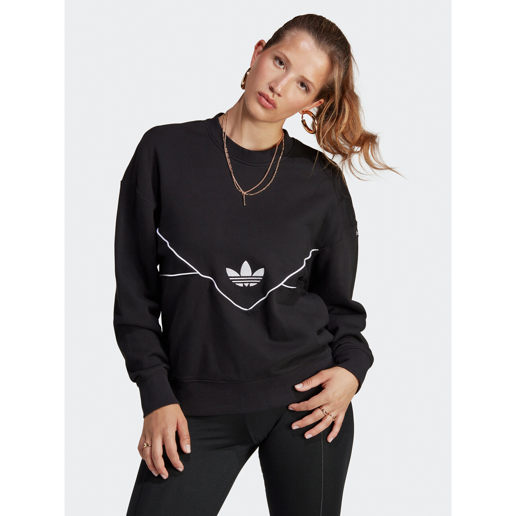 adidas Pulóver Boyfriend Crew IB5750 Fekete Regular Fit - Pepit.hu