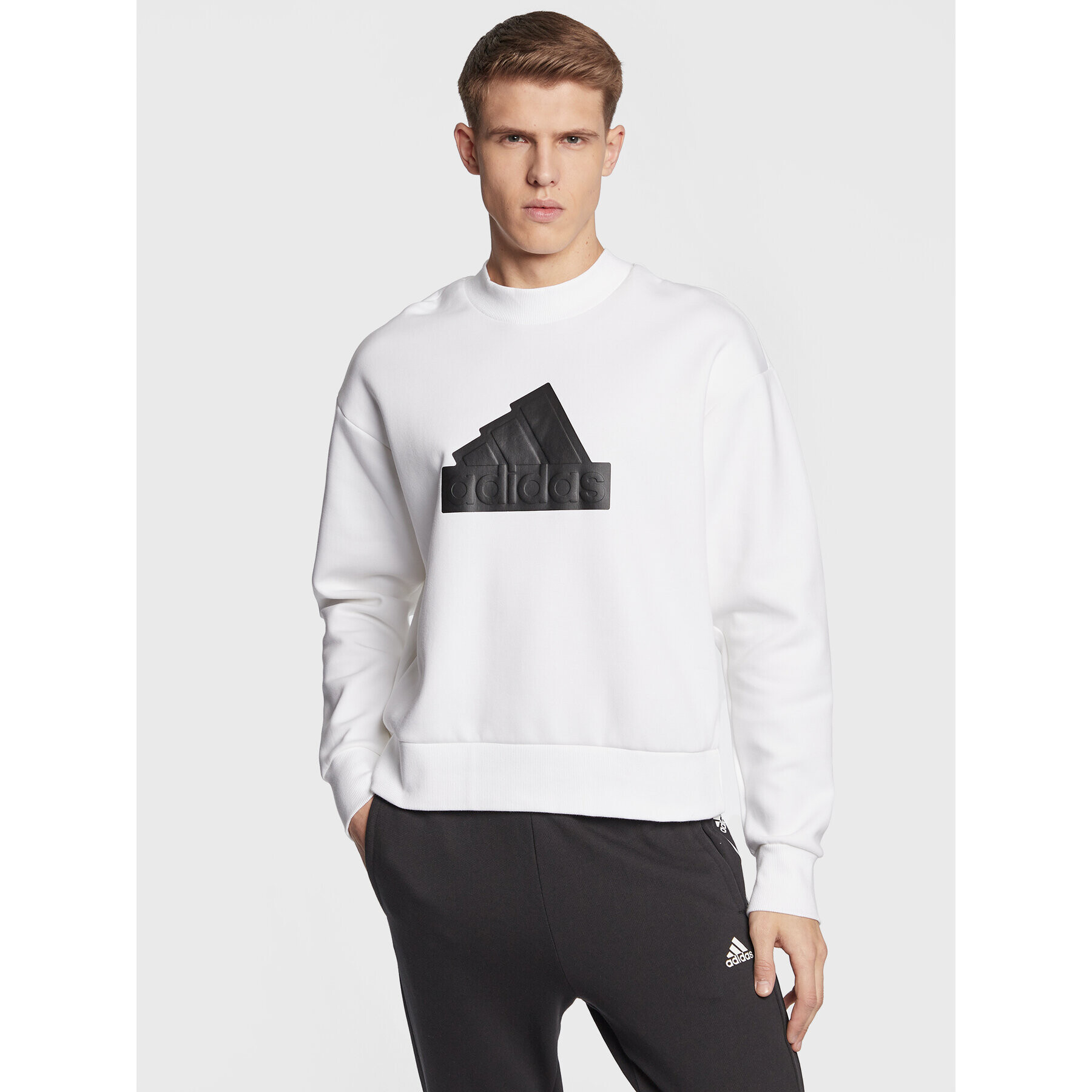 adidas Pulóver Future Icons Badge of Sport Crew Sweatshirt IC3741 Fehér Regular Fit - Pepit.hu