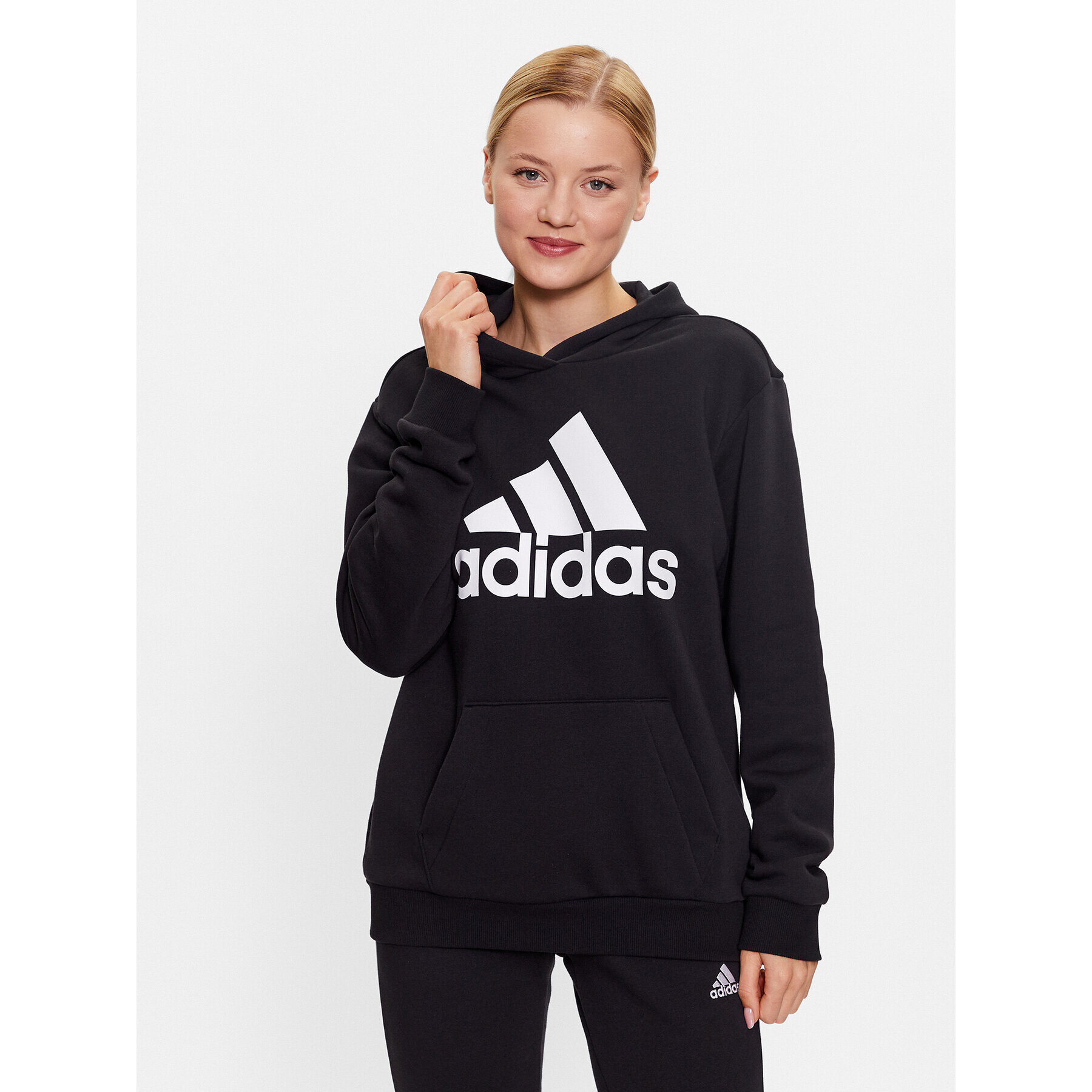 adidas Pulóver HZ5804 Fekete Loose Fit - Pepit.hu