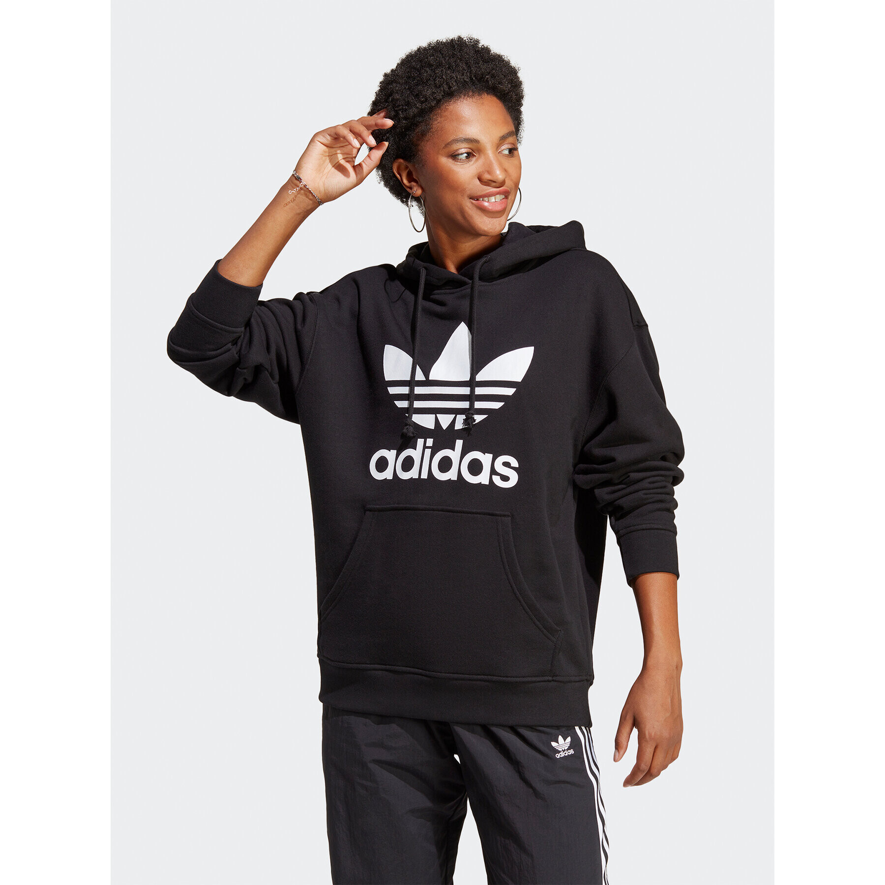 adidas Pulóver Trefoil Hoodie IB7432 Fekete Regular Fit - Pepit.hu