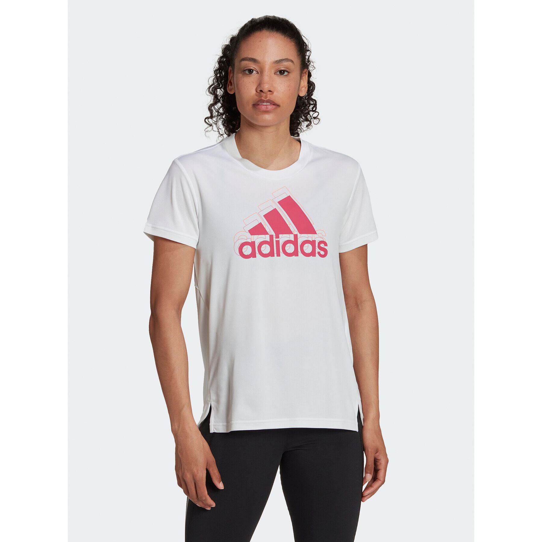 adidas Technikai póló Brand Love HK6514 Fehér Regular Fit - Pepit.hu