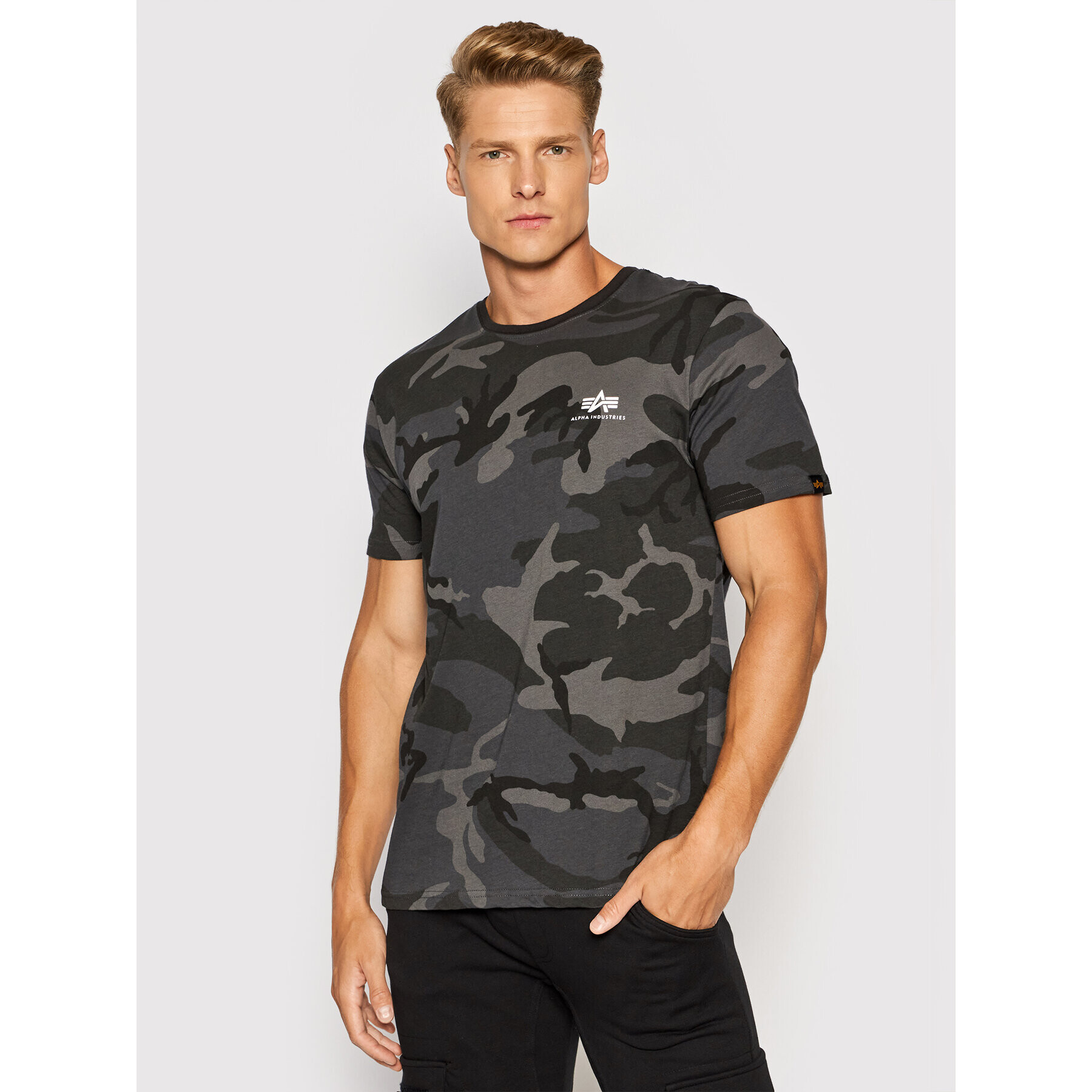 Alpha Industries Póló Backprint T Camo 128507C Fekete Regular Fit - Pepit.hu