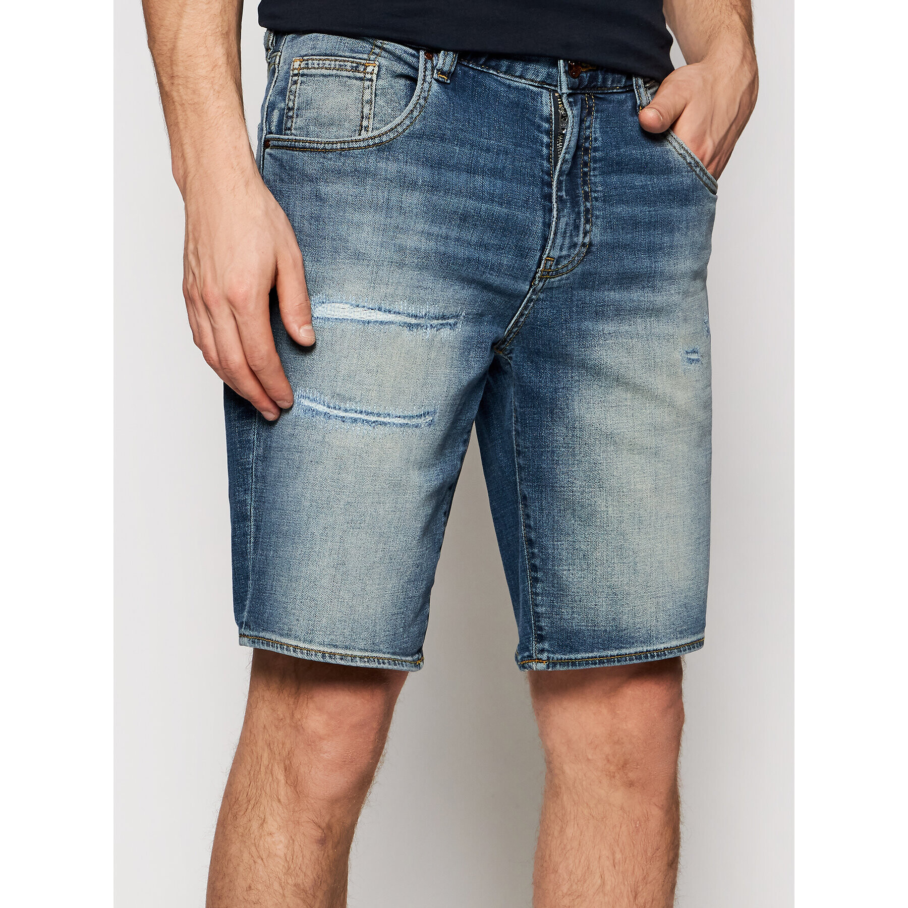 Armani Exchange Farmer rövidnadrág 3KZJ80 Z1LRZ 1500 Kék Slim Fit - Pepit.hu