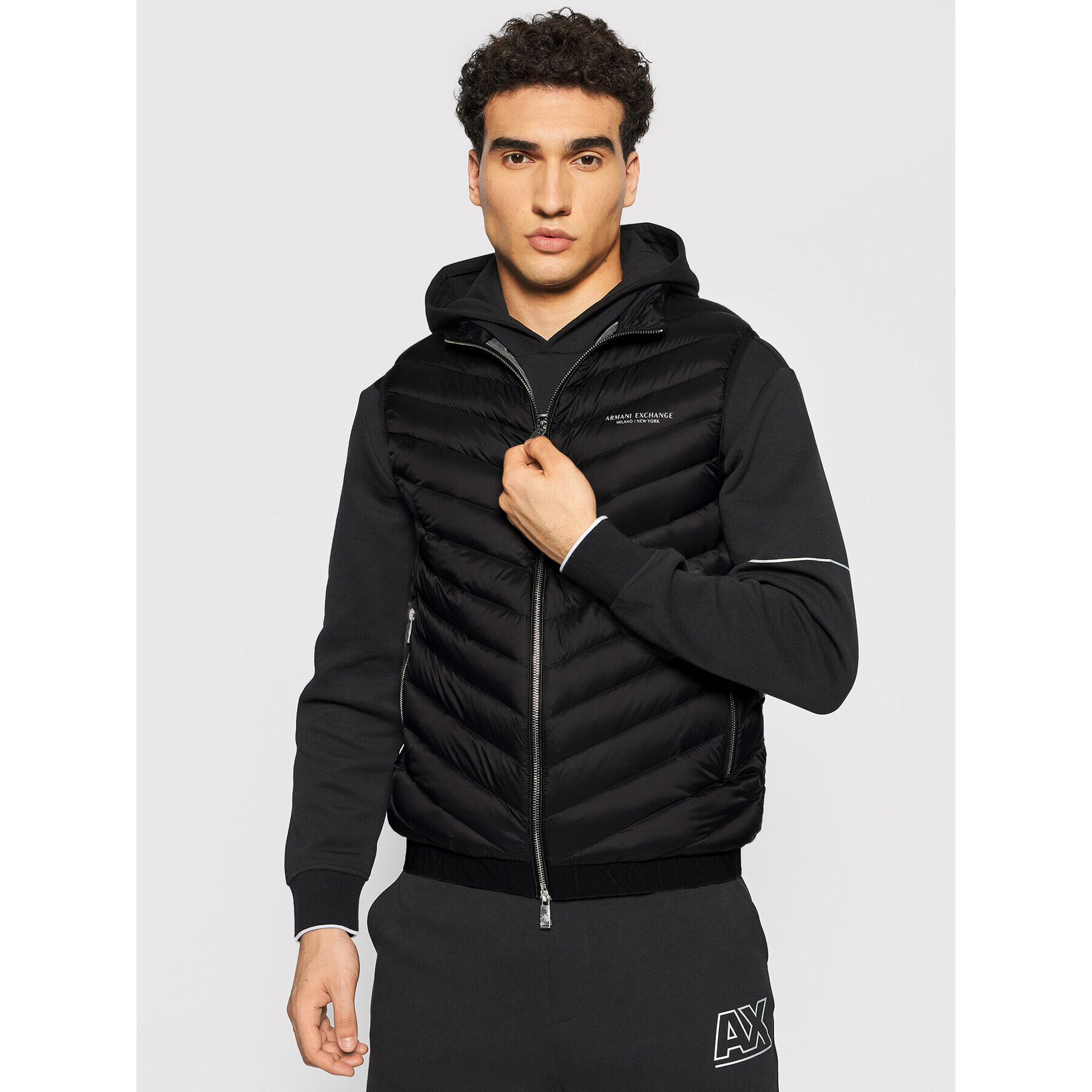 Armani Exchange Mellény 8NZQ52 ZNW3Z 0217 Fekete Regular Fit - Pepit.hu