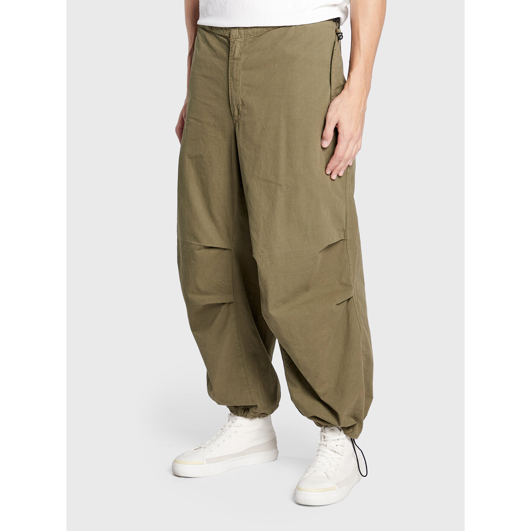 BDG Urban Outfitters Szövet nadrág 75335752 Khaki Baggy Fit - Pepit.hu