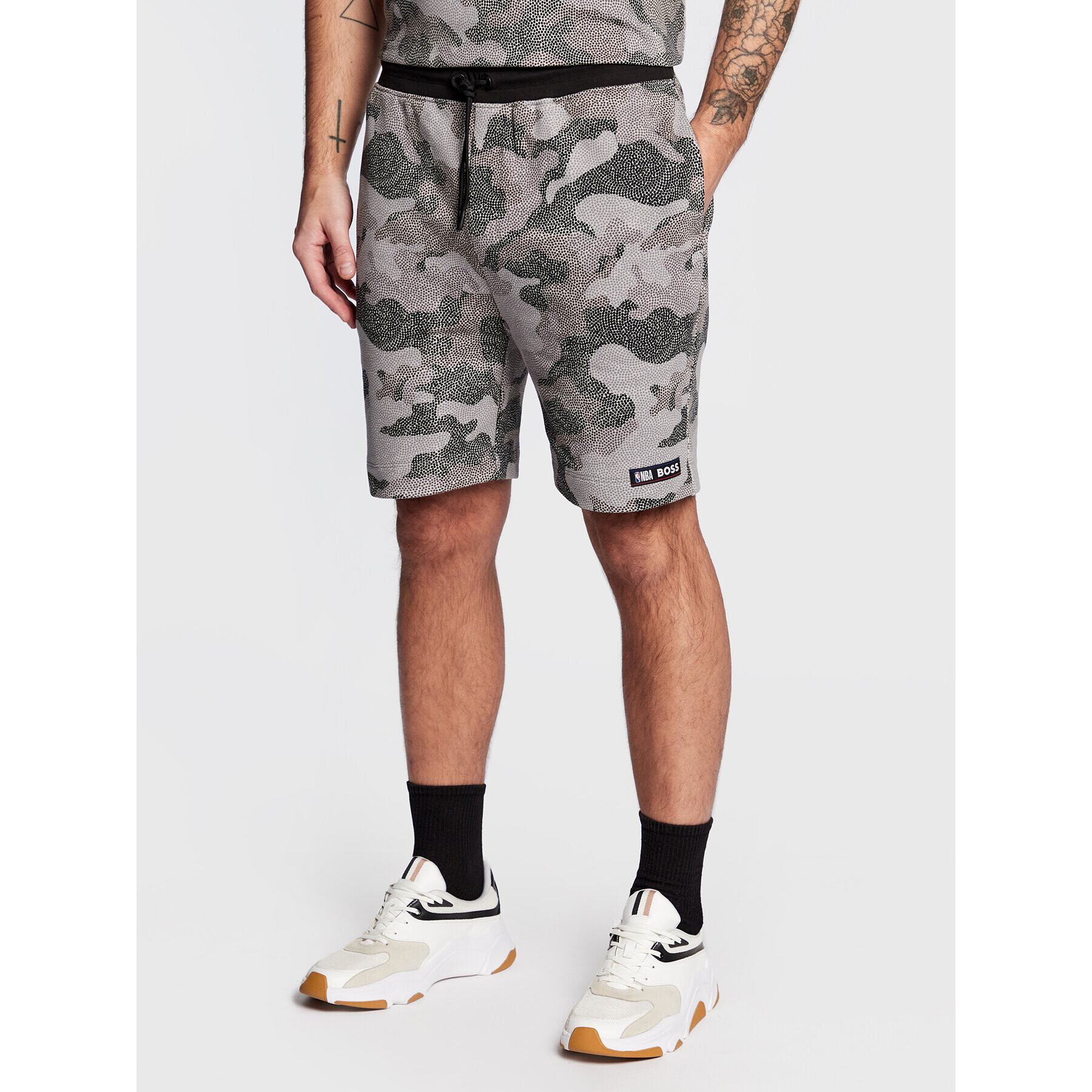 Boss Sport rövidnadrág Slam_Camo_NBA 50477471 Szürke Regular Fit - Pepit.hu