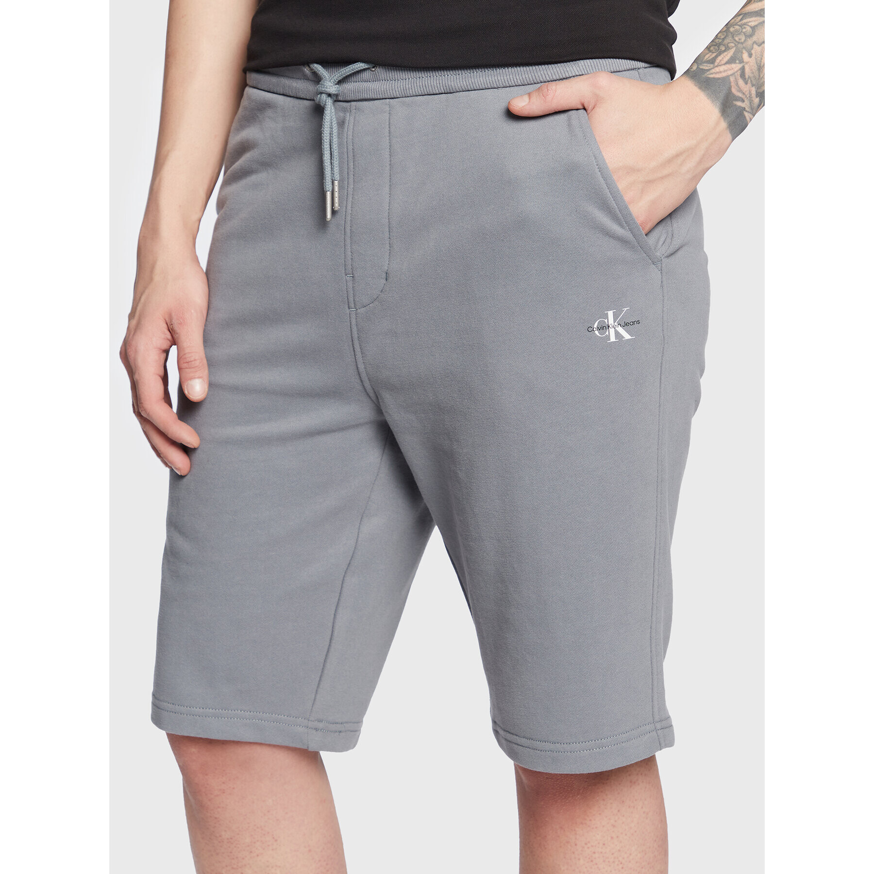 Calvin Klein Jeans Sport rövidnadrág J30J322915 Szürke Regular Fit - Pepit.hu