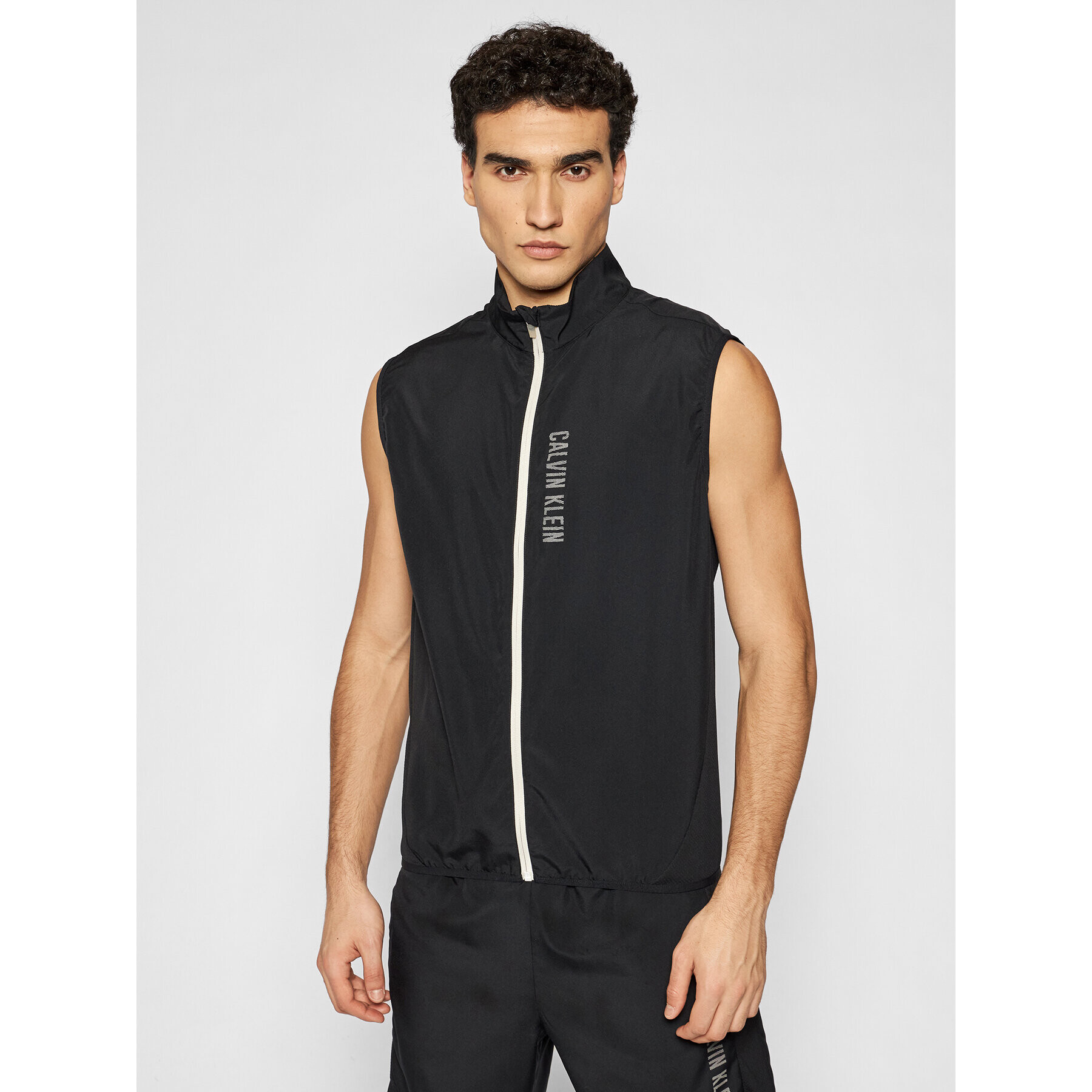 Calvin Klein Performance Mellény Woven Vest 00GMS1O672 Fekete Regular Fit - Pepit.hu