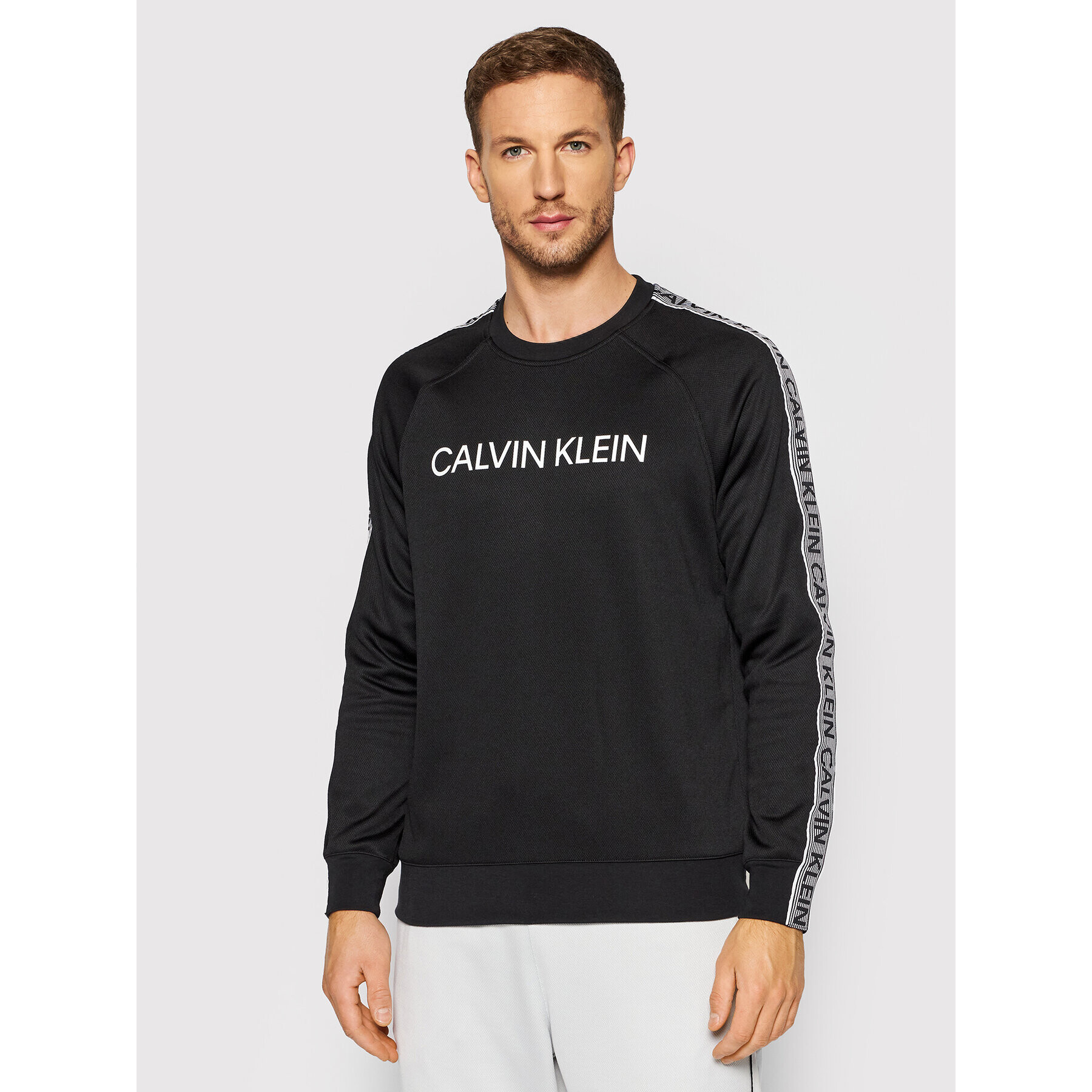 Calvin Klein Performance Pulóver 00GMF1W300 Fekete Regular Fit - Pepit.hu