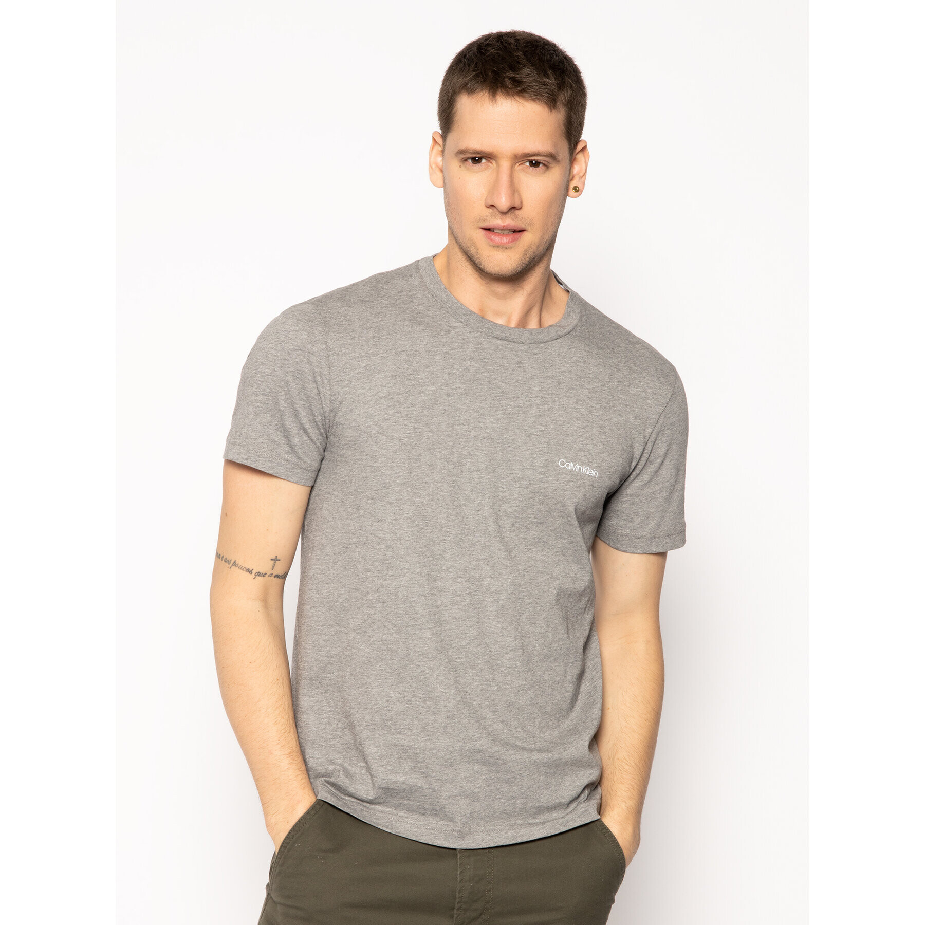 Calvin Klein Póló Chest Logo K10K104062 Szürke Regular Fit - Pepit.hu