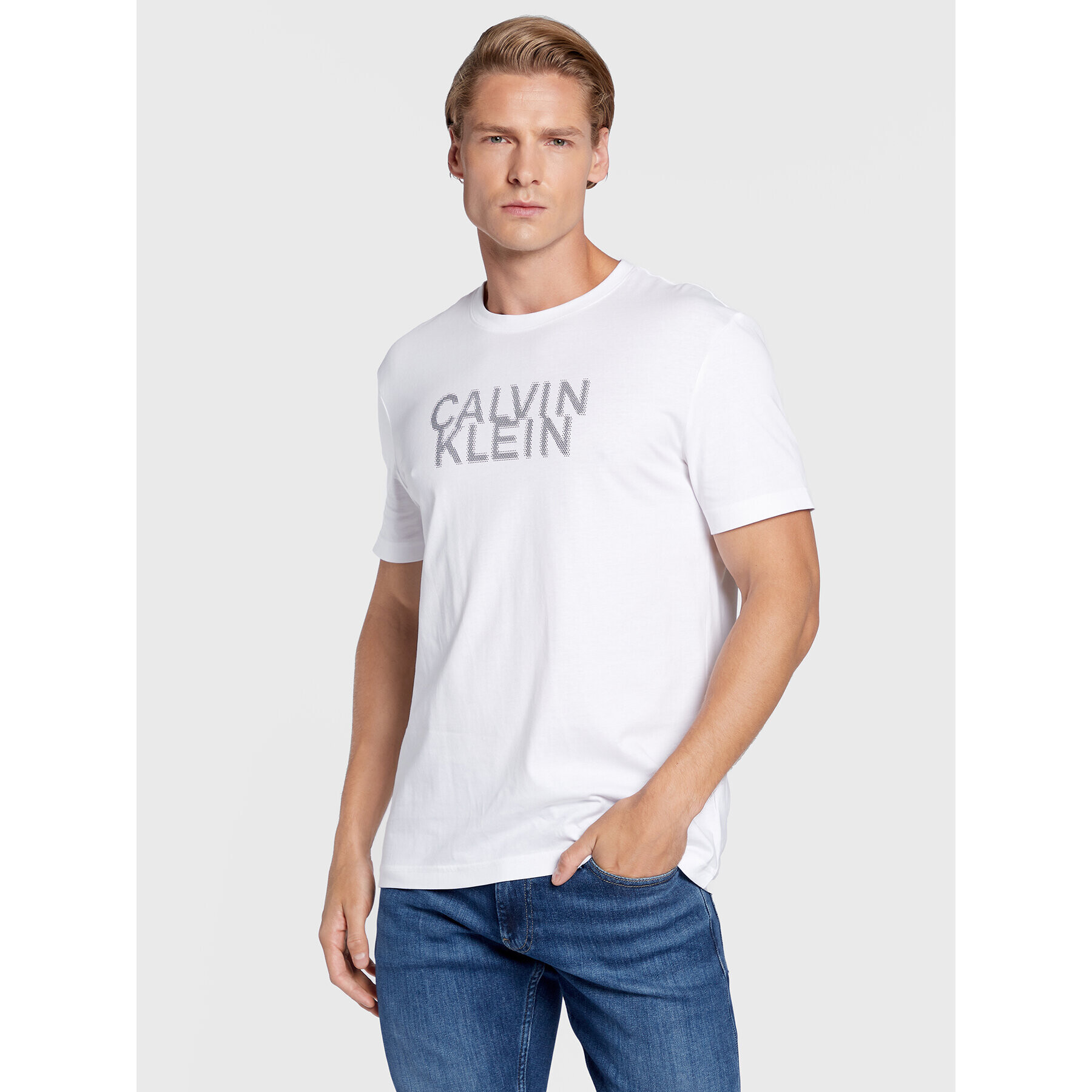 Calvin Klein Póló Distorted K10K110113 Fehér Regular Fit - Pepit.hu