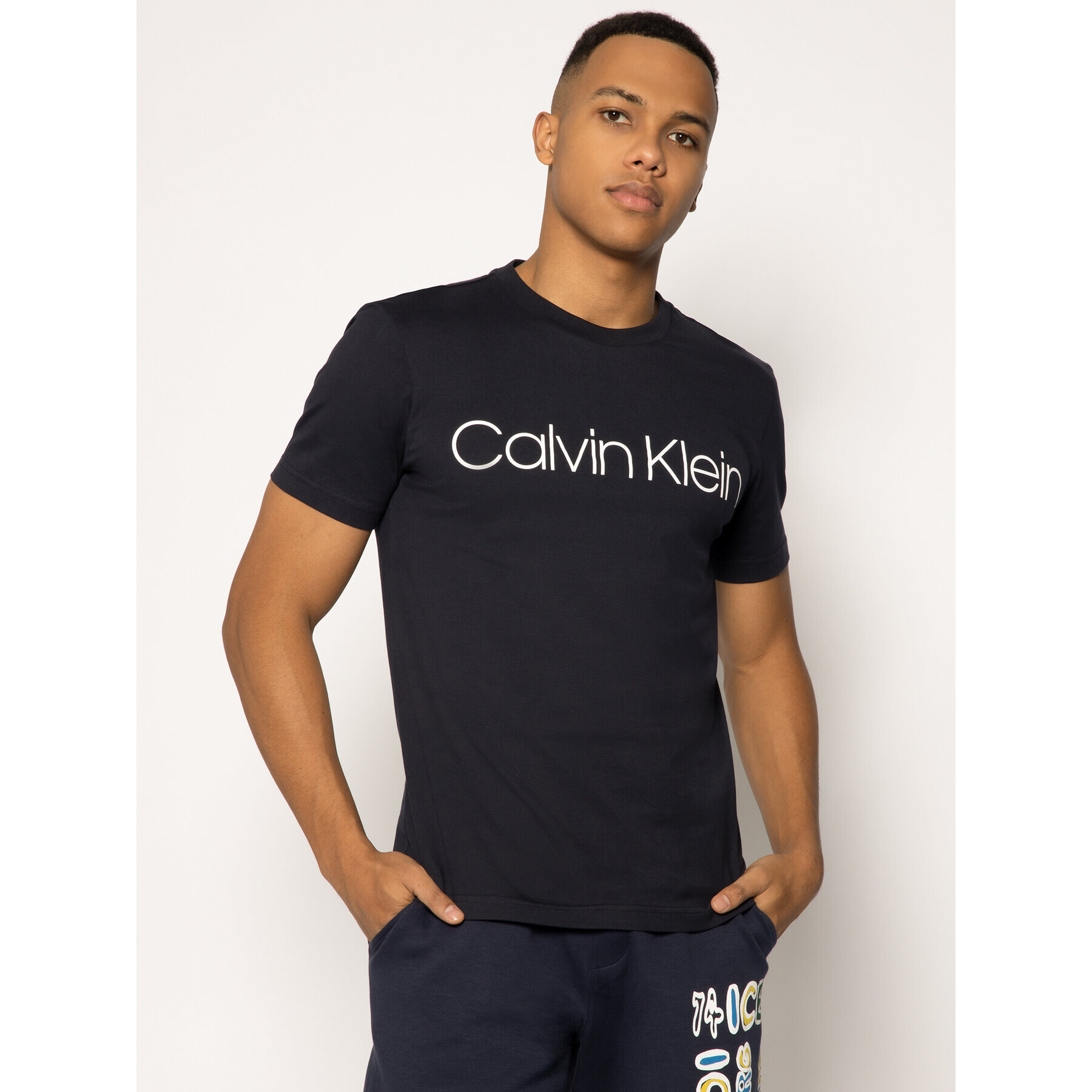 Calvin Klein Póló Logo K10K104063 Sötétkék Regular Fit - Pepit.hu