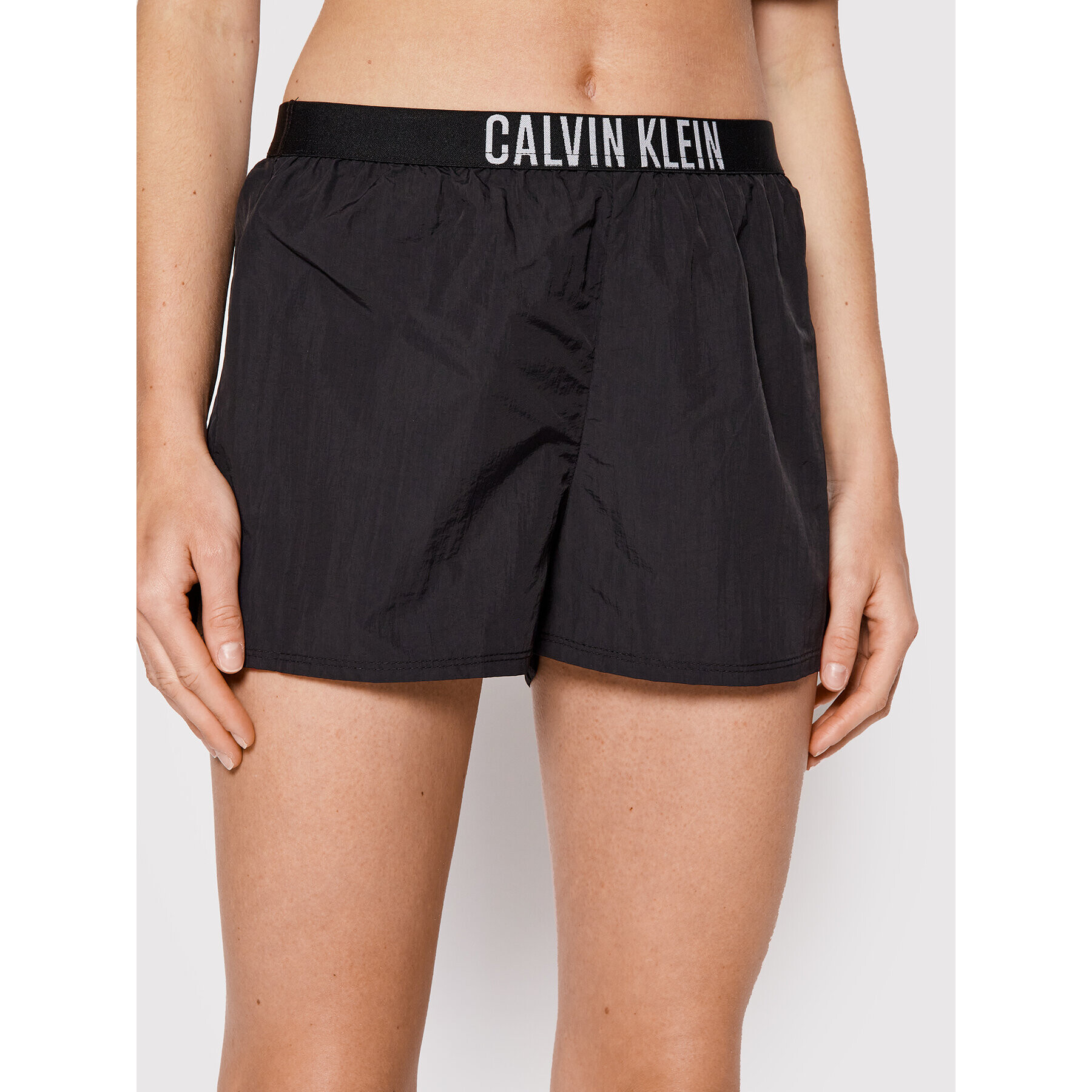 Calvin Klein Swimwear Strandnadrág KW0KW01777 Fekete Regular Fit - Pepit.hu