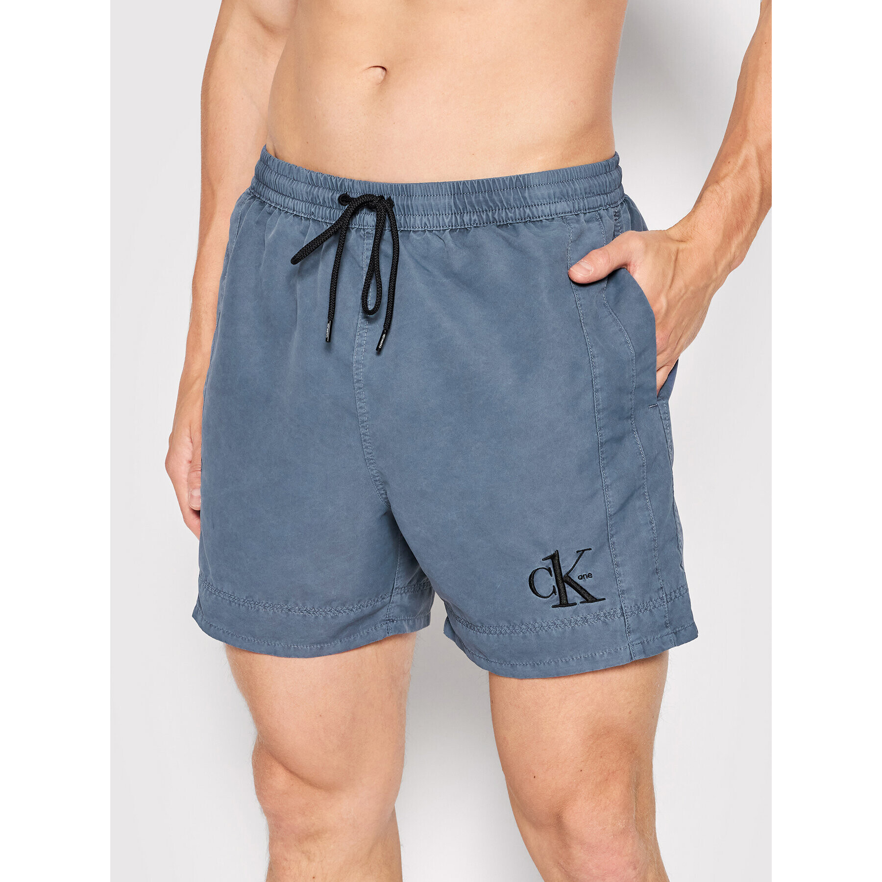 Calvin Klein Swimwear Úszónadrág Medium KM0KM00742 Sötétkék Regular Fit - Pepit.hu