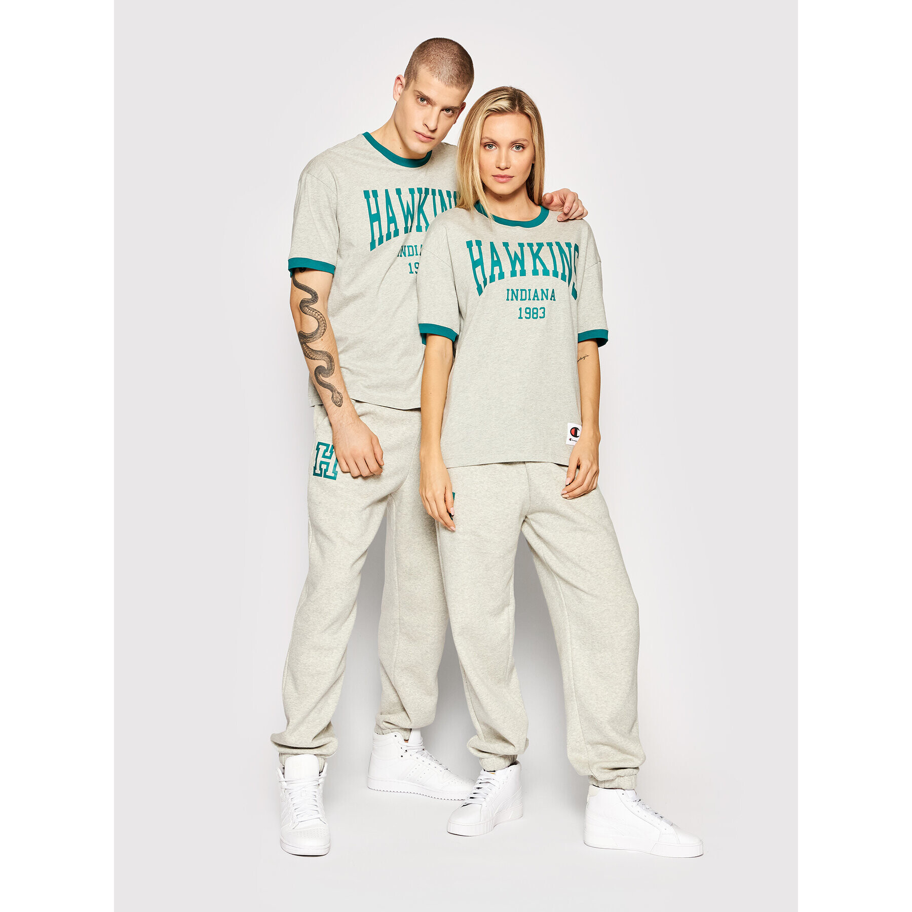 Champion Póló Unisex STRANGER THINGS Hawkins 217756 Szürke Custom Fit - Pepit.hu