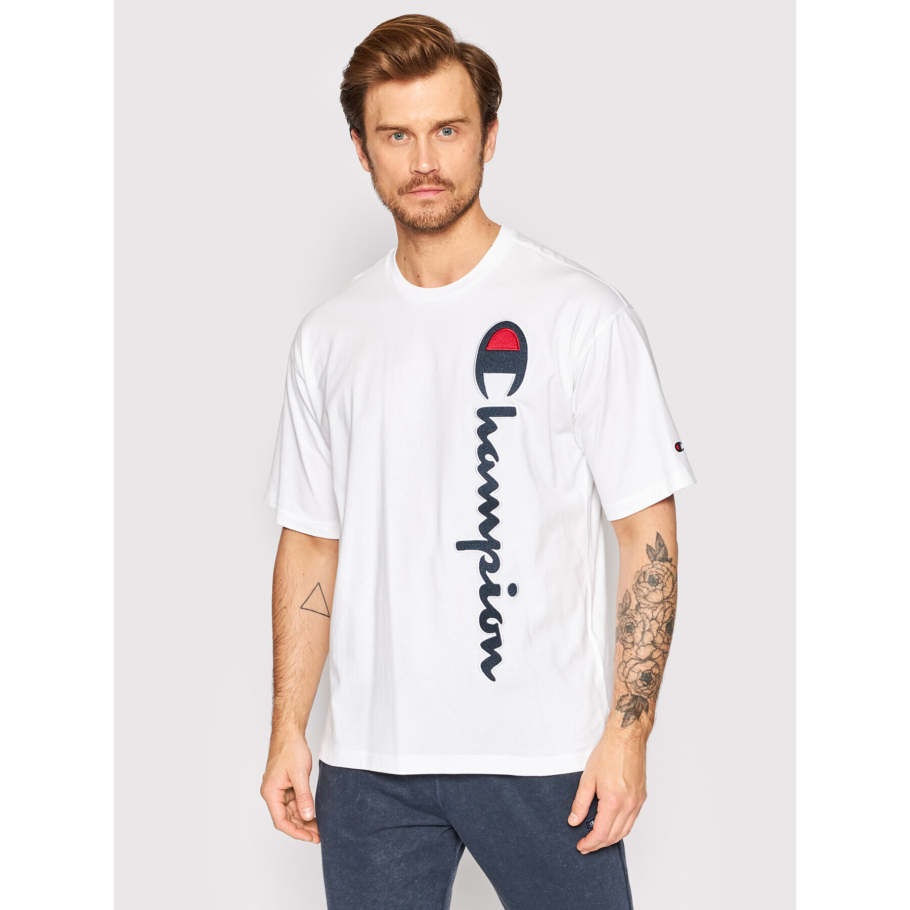 Champion Póló Vertical Script Logo 217070 Fehér Custom Fit - Pepit.hu