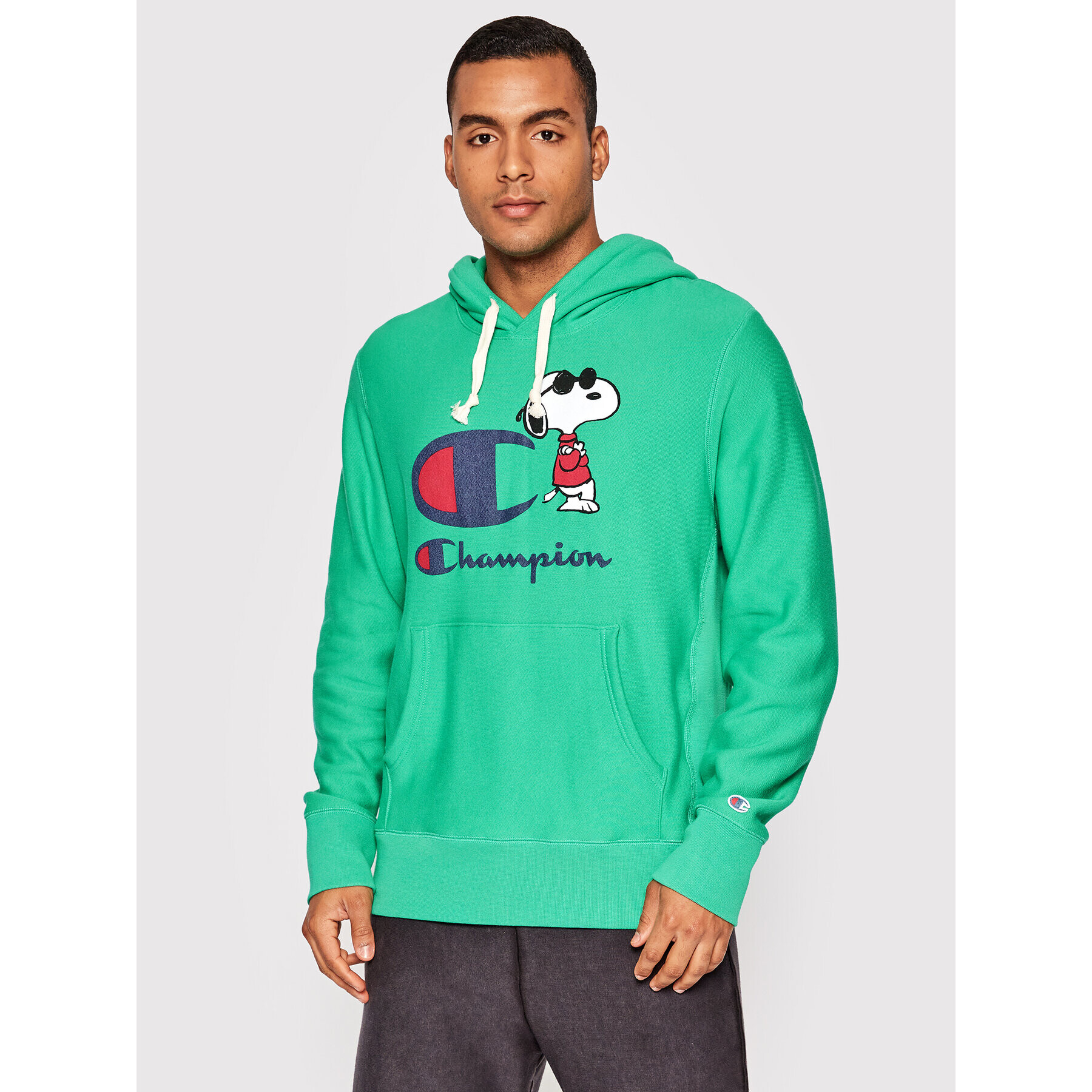 Champion Pulóver Peanuts™ Graphic 217799 Zöld Custom Fit - Pepit.hu