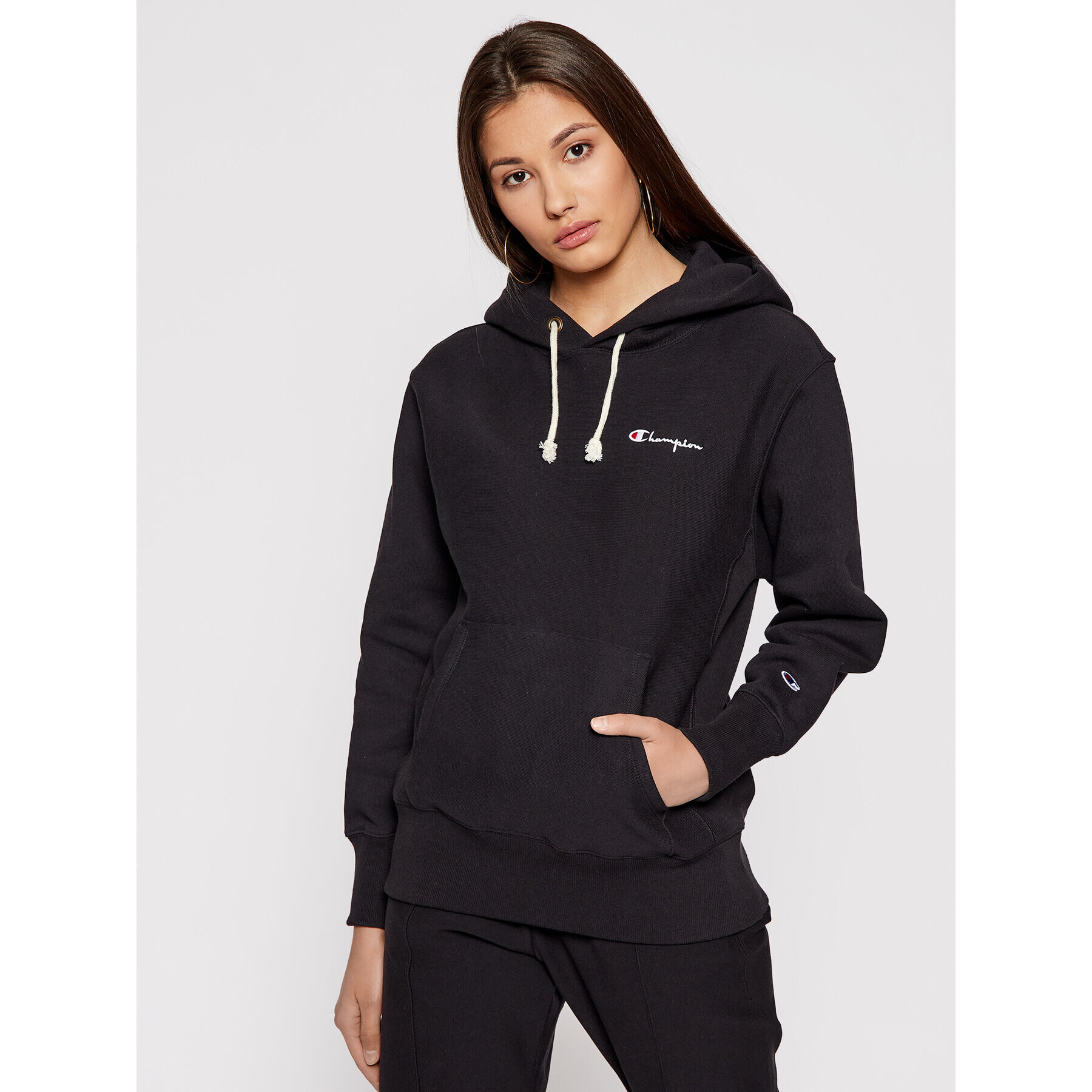 Champion Pulóver Small Script Logo Reverse Weave 113150 Fekete Regular Fit - Pepit.hu