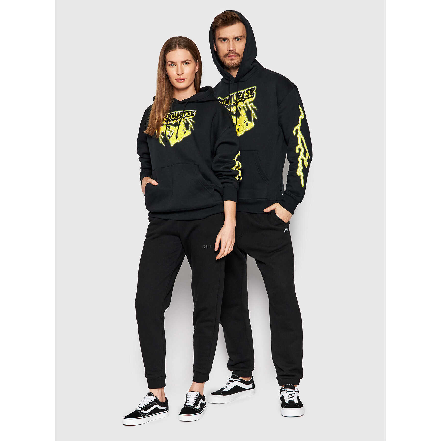 Converse Pulóver Unisex POKEMON 25th Celebration 10023901-A01 Fekete Regular Fit - Pepit.hu