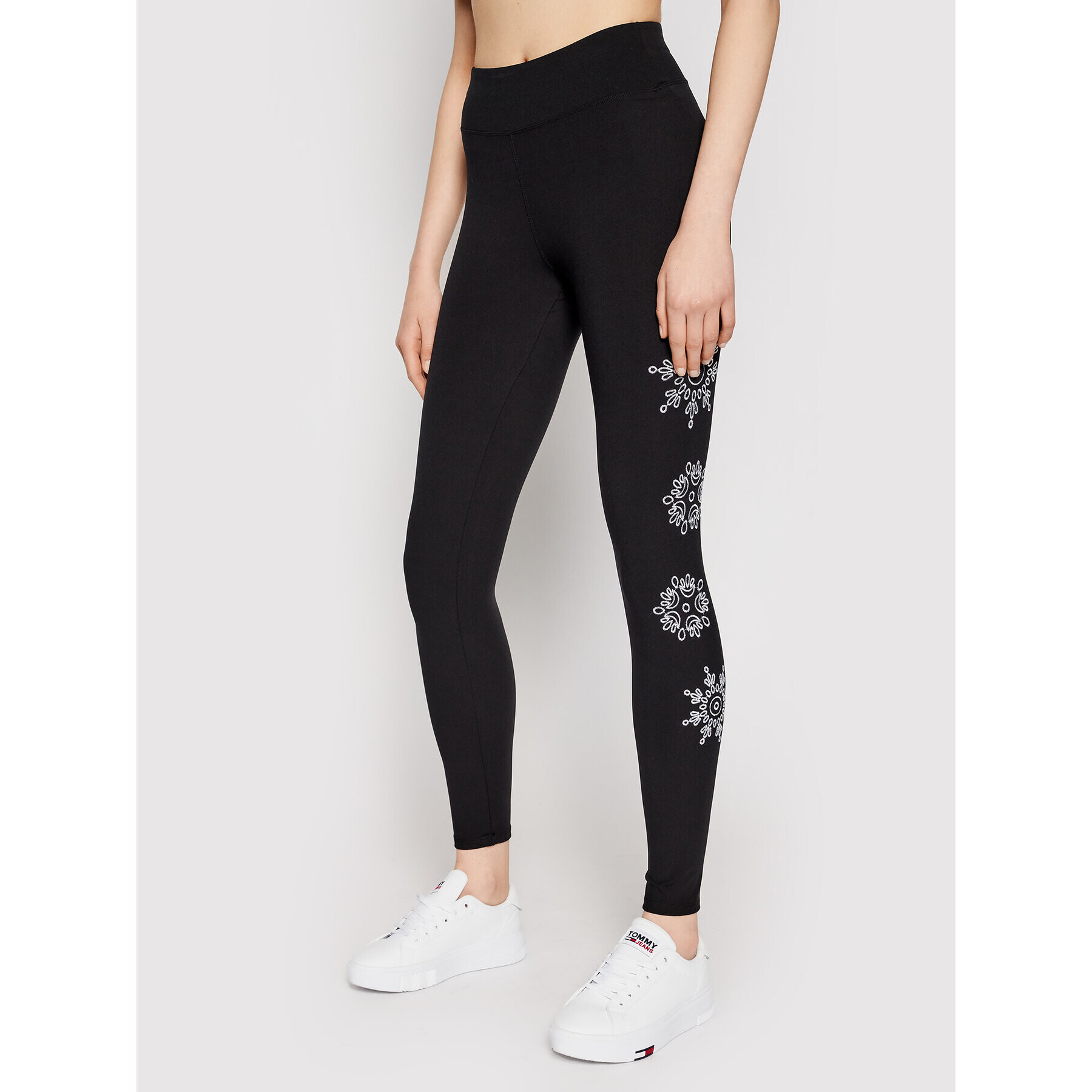 Desigual Leggings Mandala Swiss Embro 21SONK08 Fekete Slim Fit - Pepit.hu