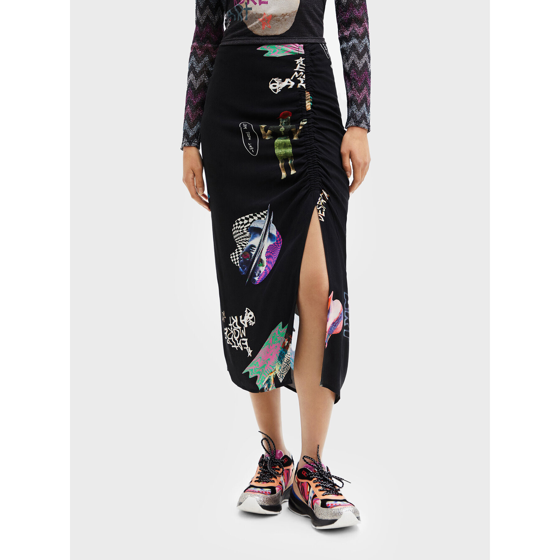 Desigual Midi szoknya Collage 22WWFW17 Fekete Slim Fit - Pepit.hu