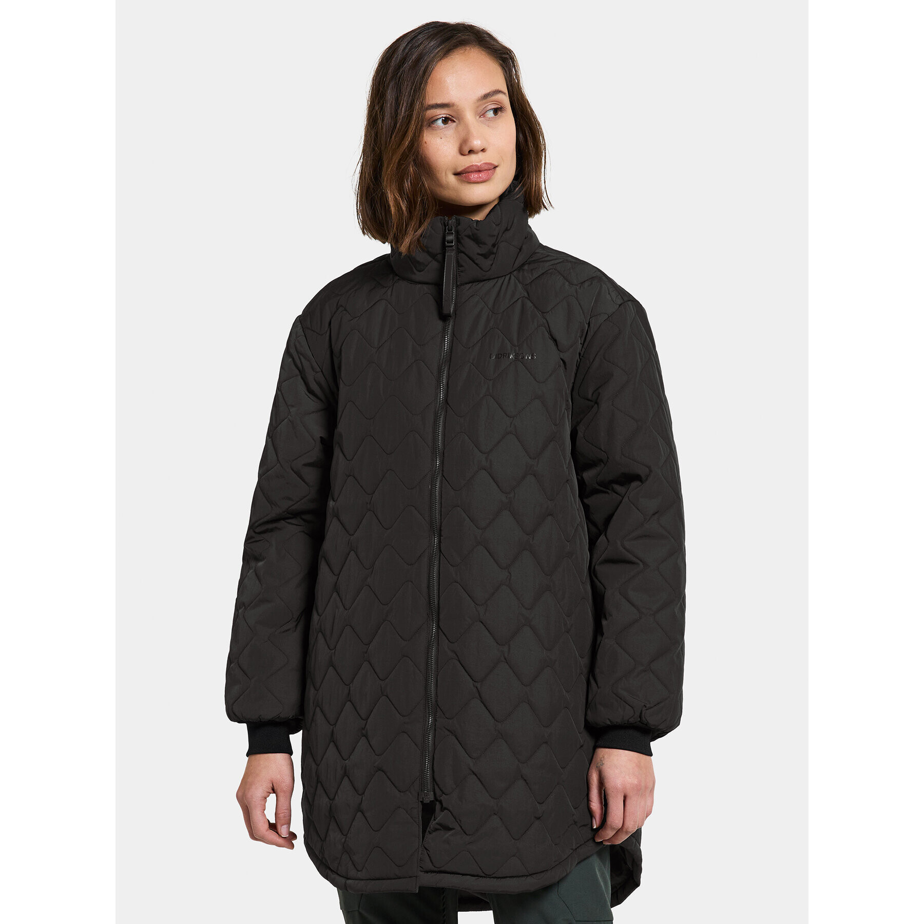 Didriksons Télikabát Gabbi Wns Parka 505048 Fekete Regular Fit - Pepit.hu