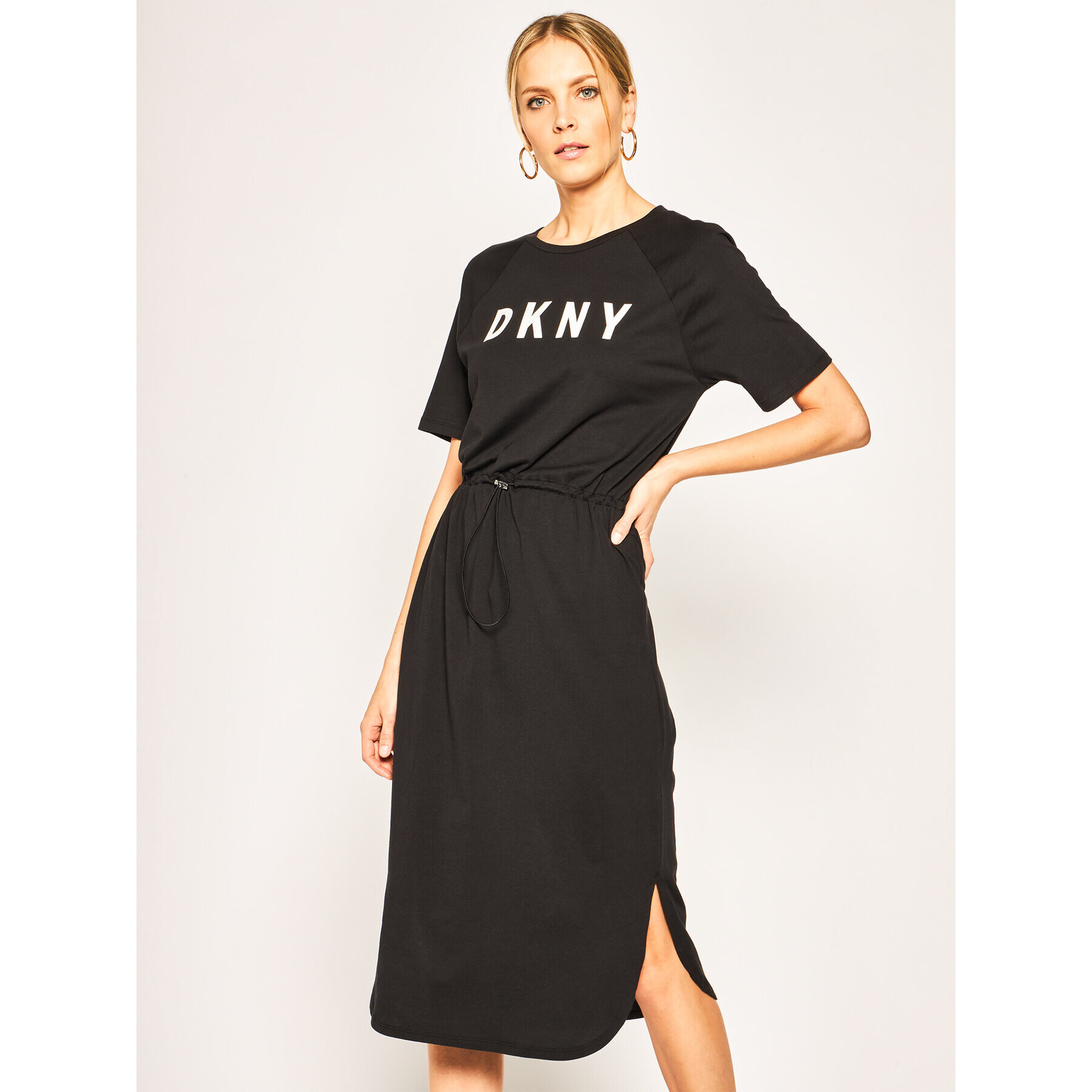 DKNY Hétköznapi ruha P0AD7EGQ Fekete Regular Fit - Pepit.hu