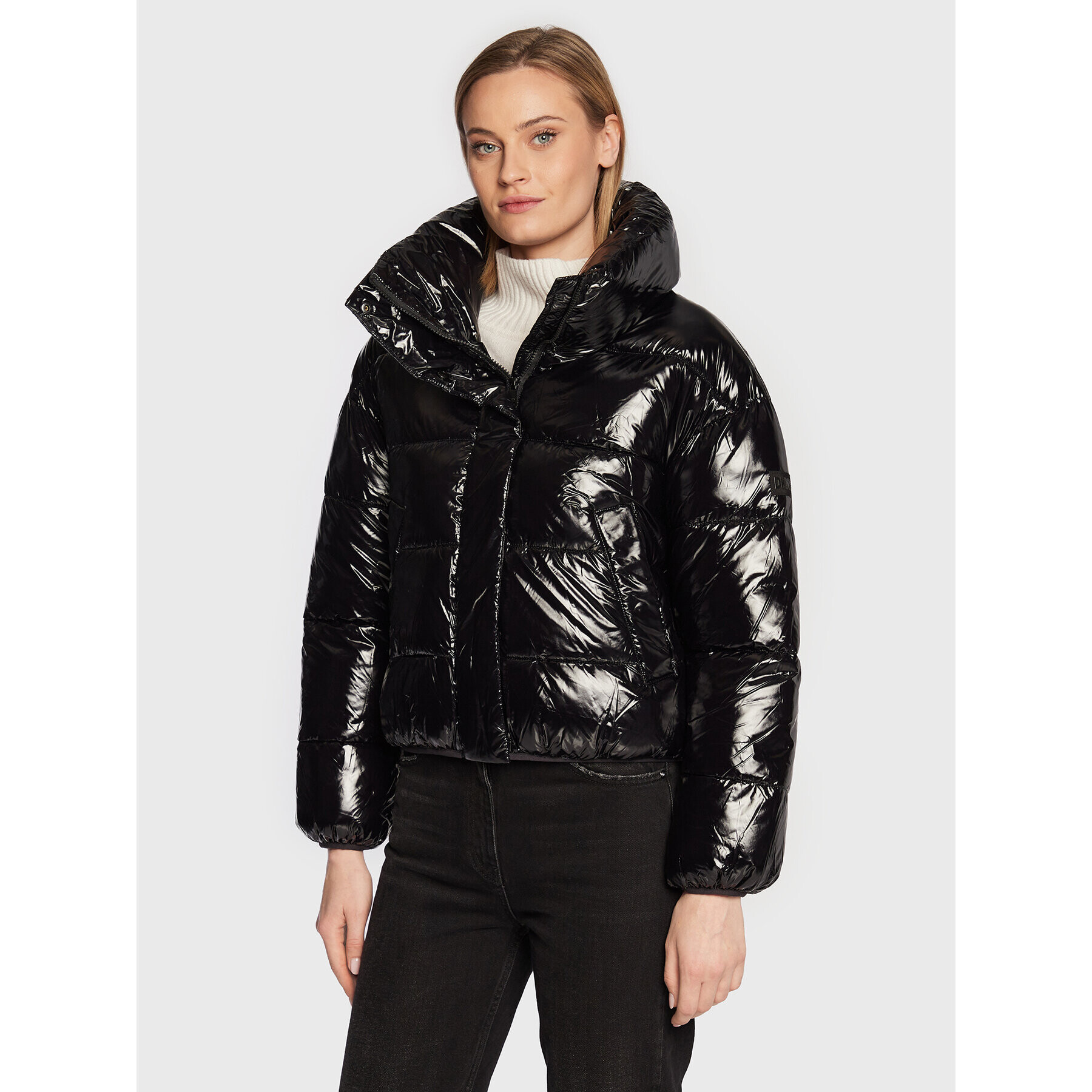 DKNY Pehelykabát P2MJ6016 Fekete Regular Fit - Pepit.hu