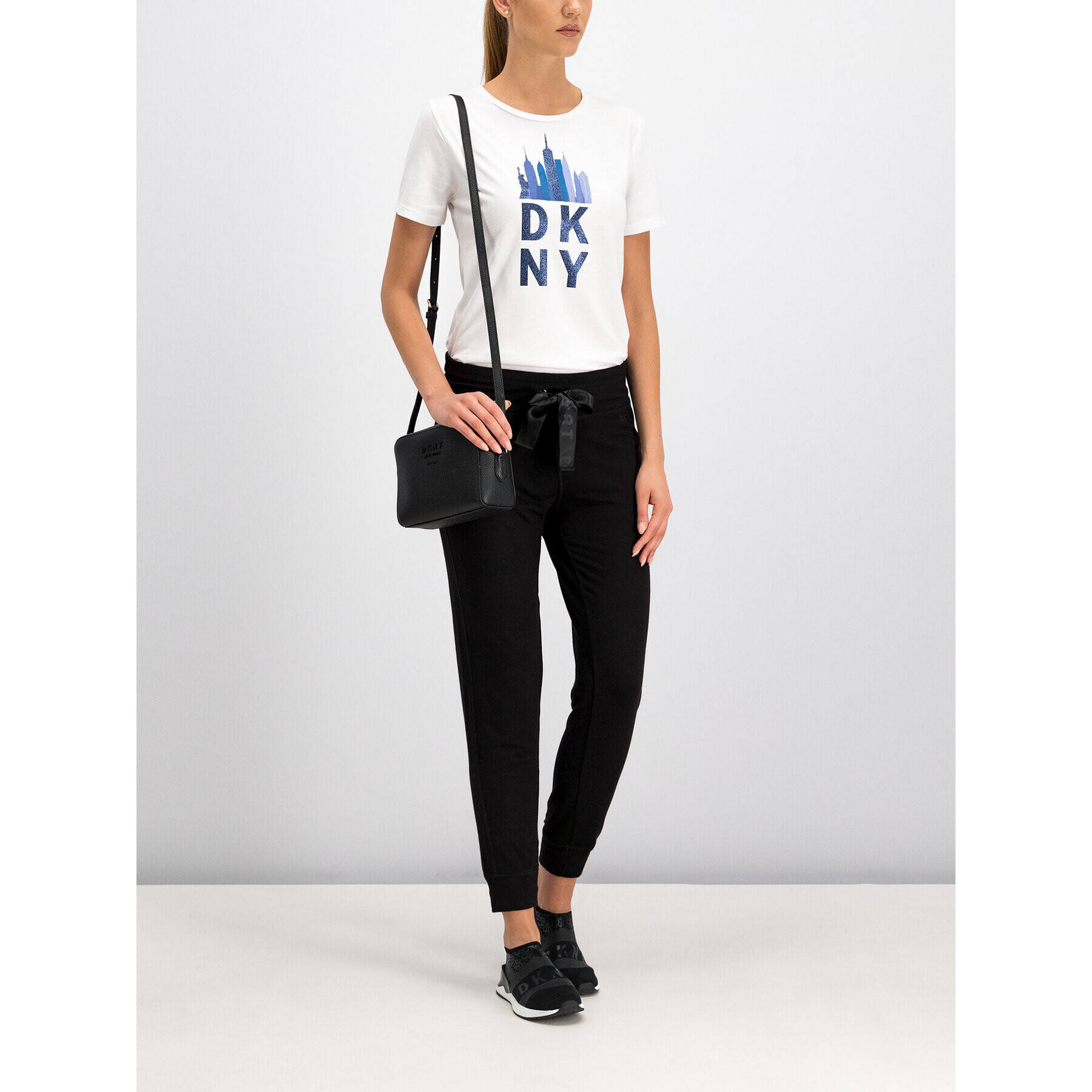 DKNY Póló P9CHOAHK Fehér Oversize - Pepit.hu