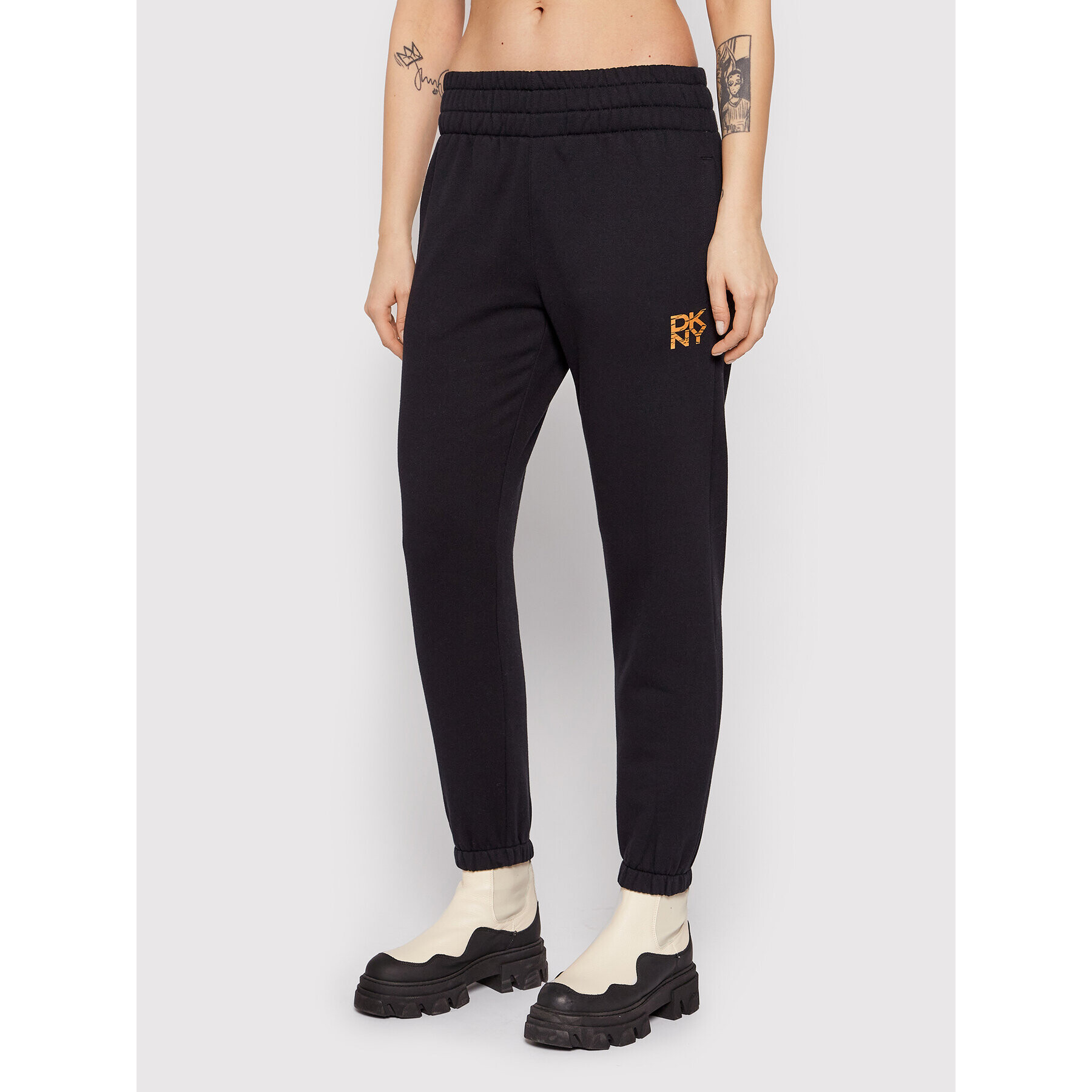 DKNY Sport Melegítő alsó DP1P2716 Fekete Regular Fit - Pepit.hu