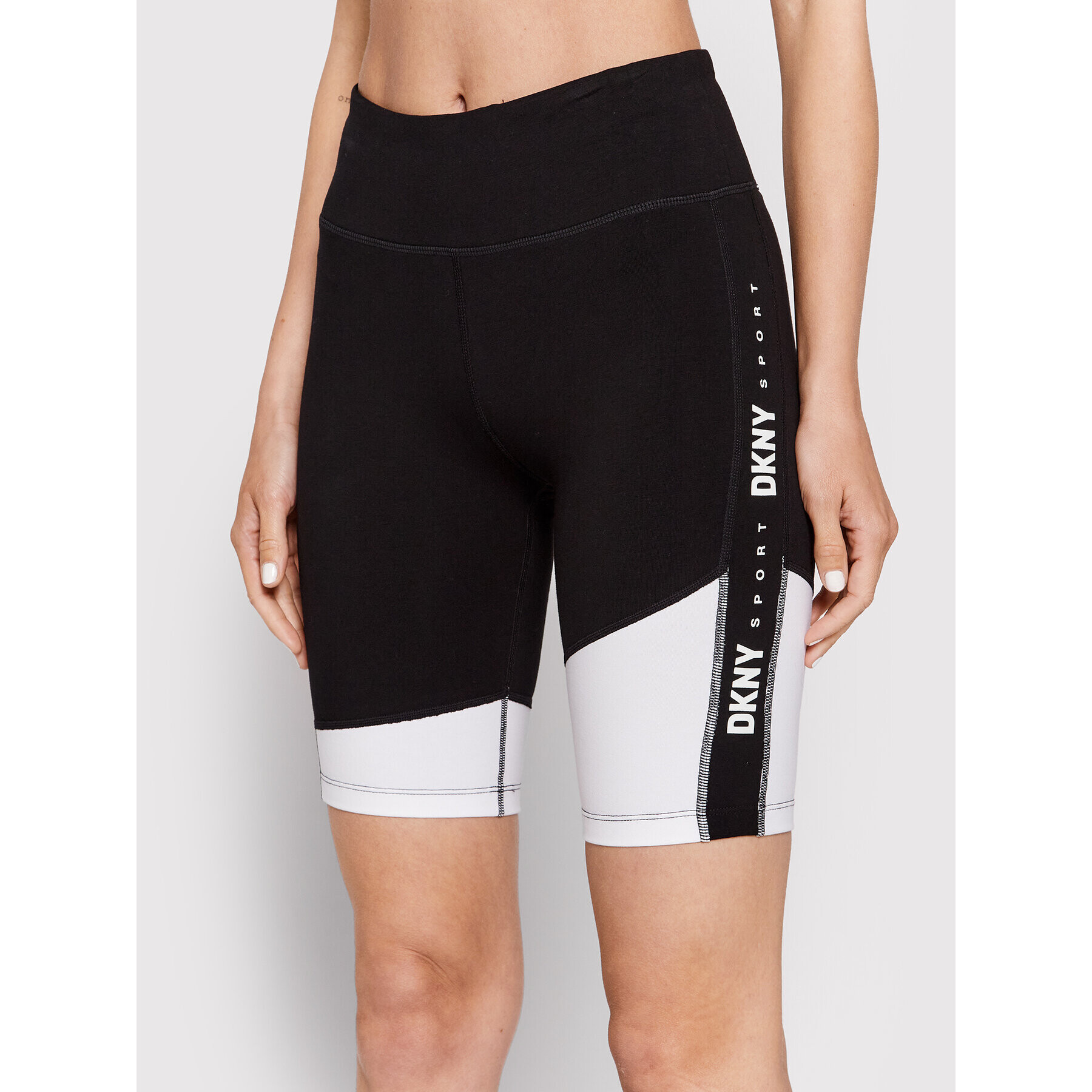 DKNY Sport Sport rövidnadrág DP2S5007 Fekete Slim Fit - Pepit.hu