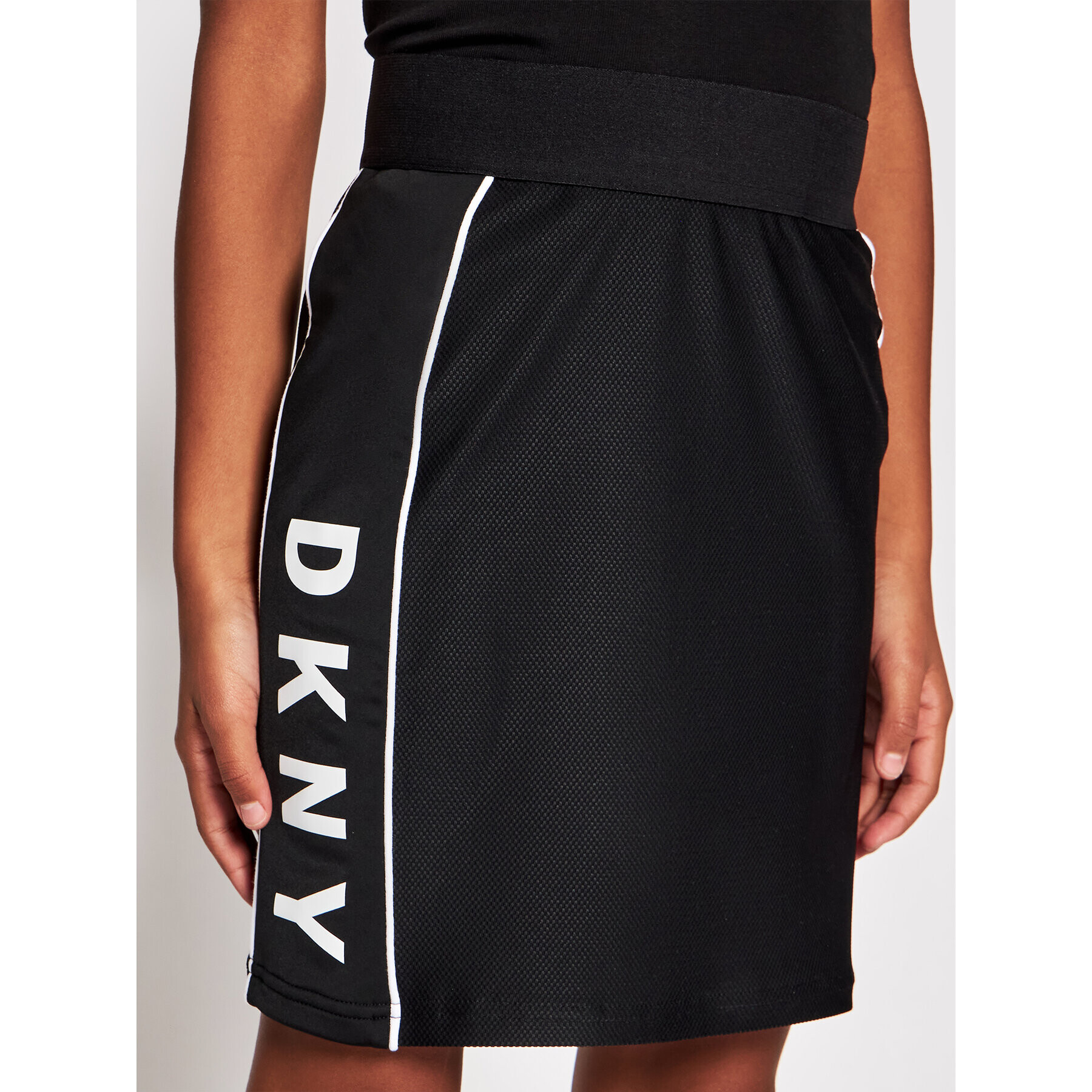 DKNY Szoknya D33572 S Fekete Slim Fit - Pepit.hu